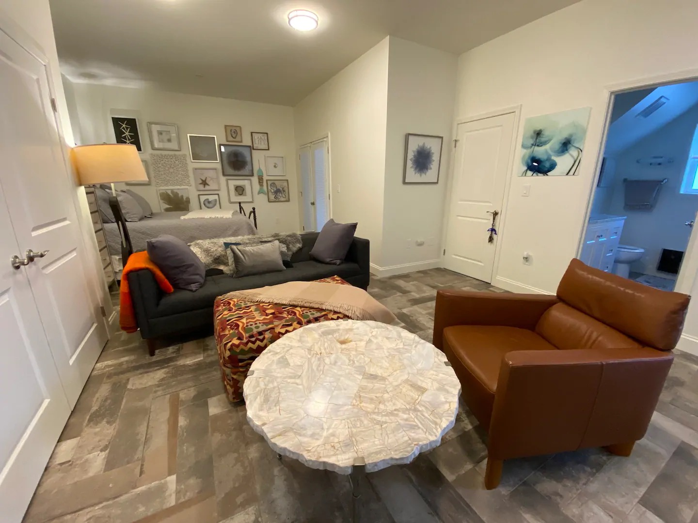 Irondequoit Luxury&Modern Waterfront Apartment Guesthouses for Rent