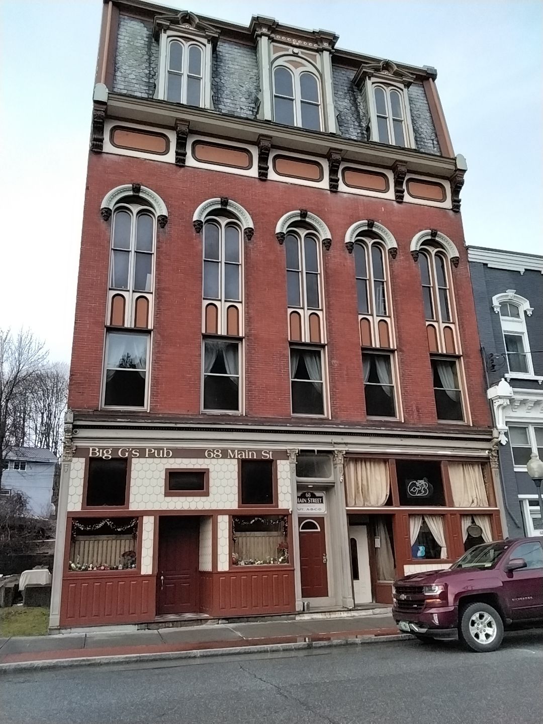 Apartment B, Historic building
