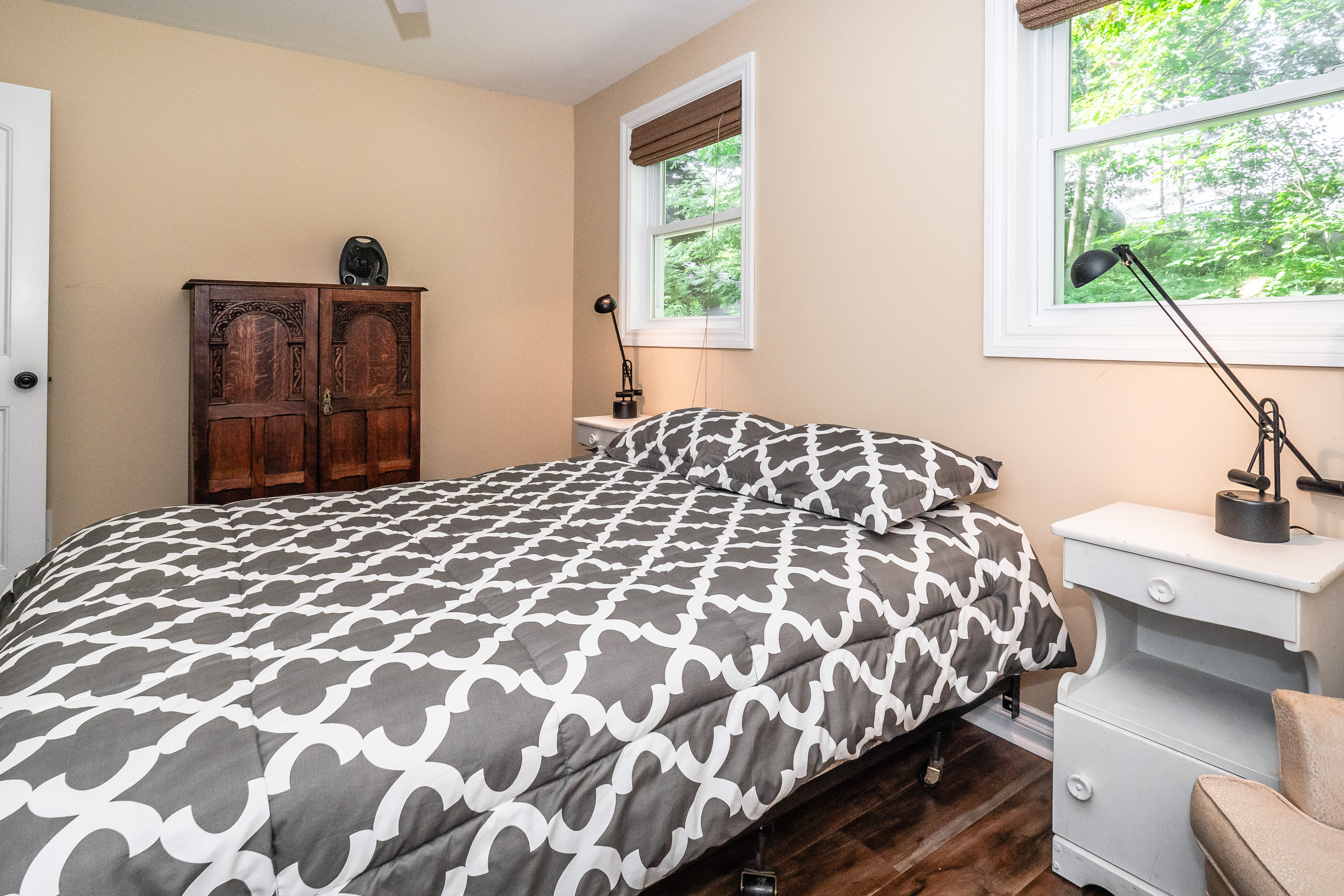 Beautiful 6 BEDROOM Muskoka Cottage Houses for Rent in Gravenhurst