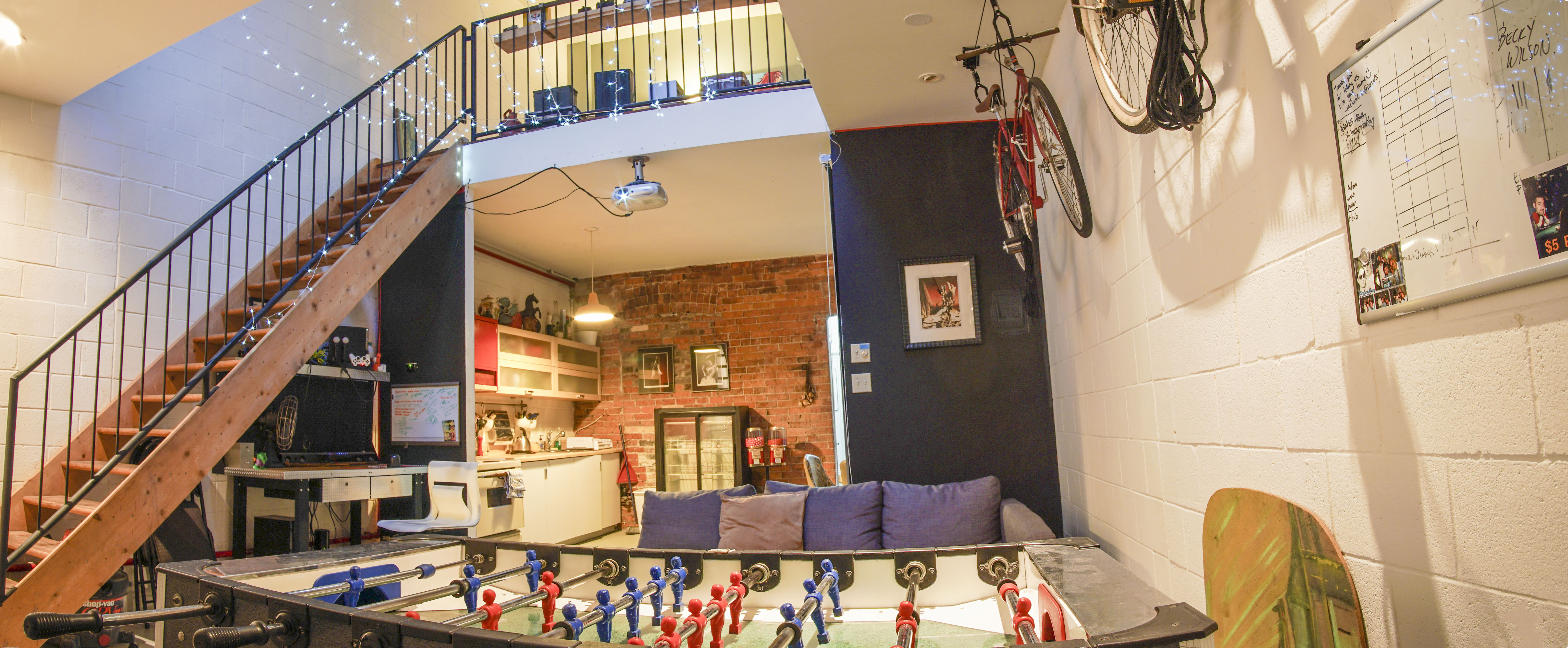 1100sq True Loft with Parking!