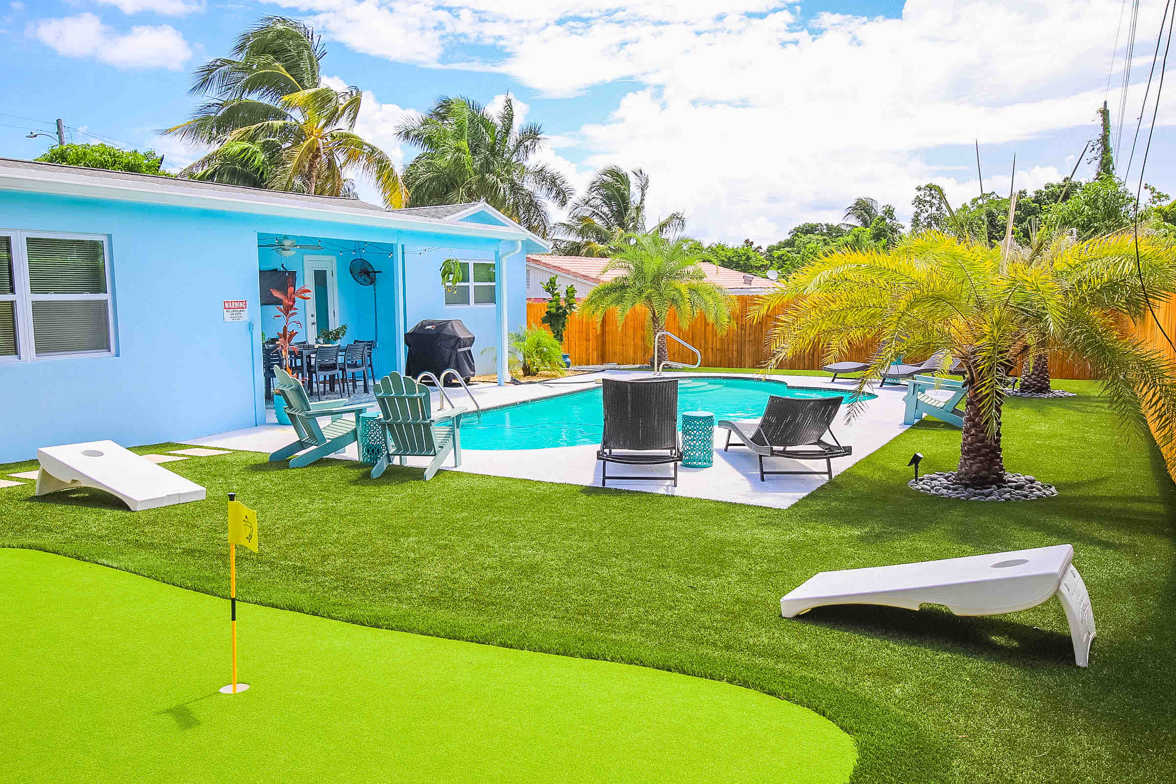 NEW!!☆PUTTING GREEN☆HEATED POOL☆CLOSE TO BEACH!