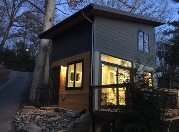 Tiny House - Giant Views in 28804, Asheville