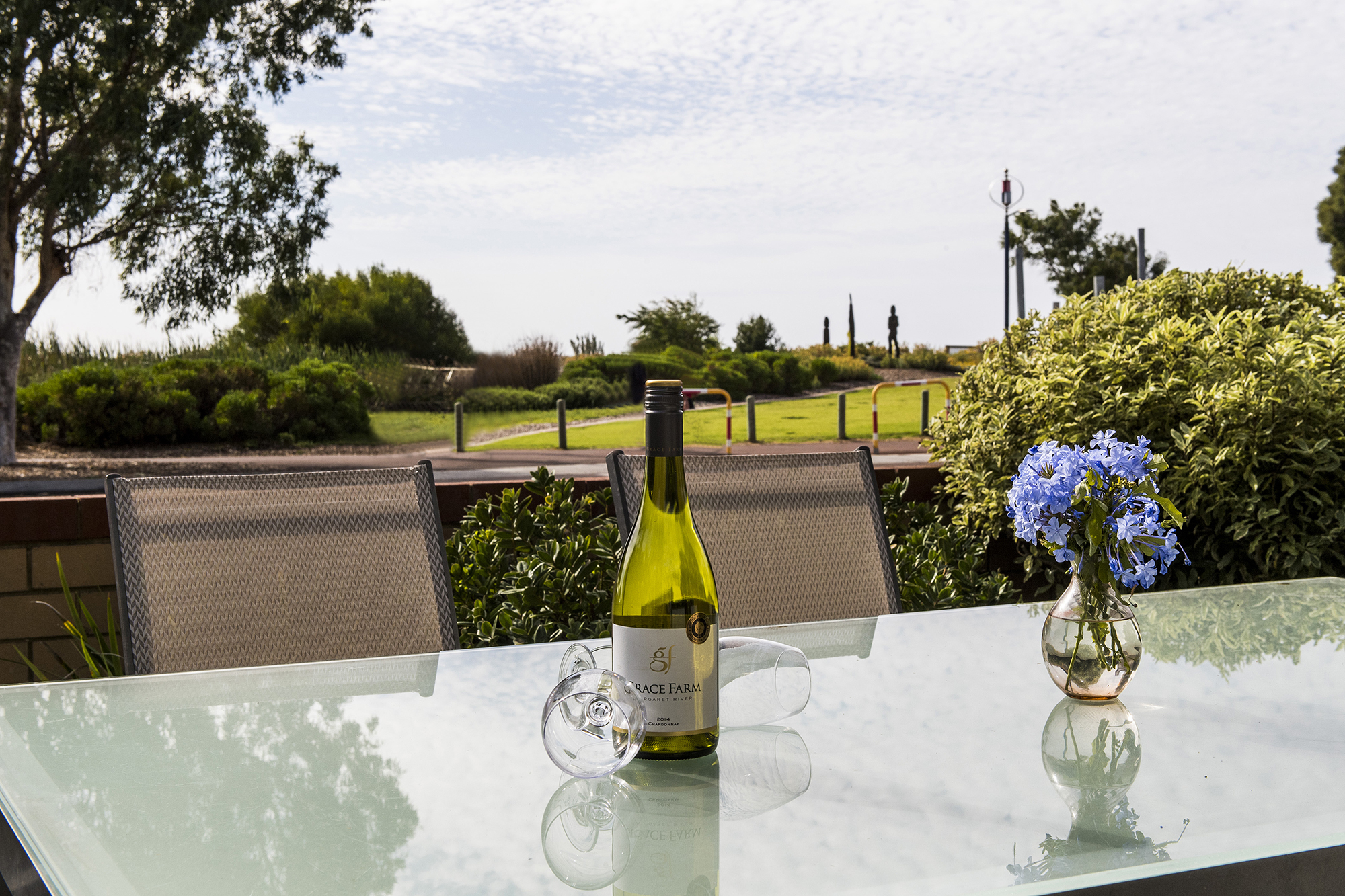 Away in the Bay, beachfront panorama, Free WiFi