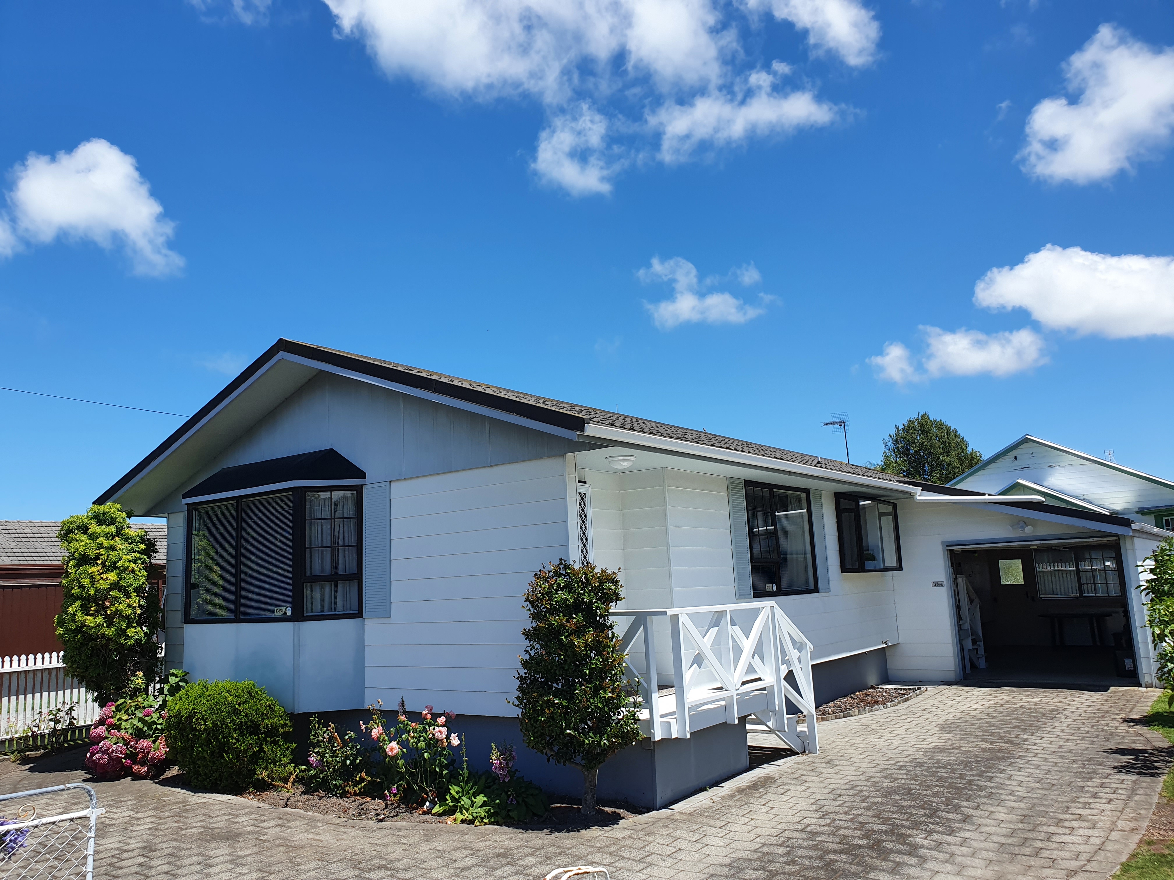 Great reviews! Clean, Comfortable and central!