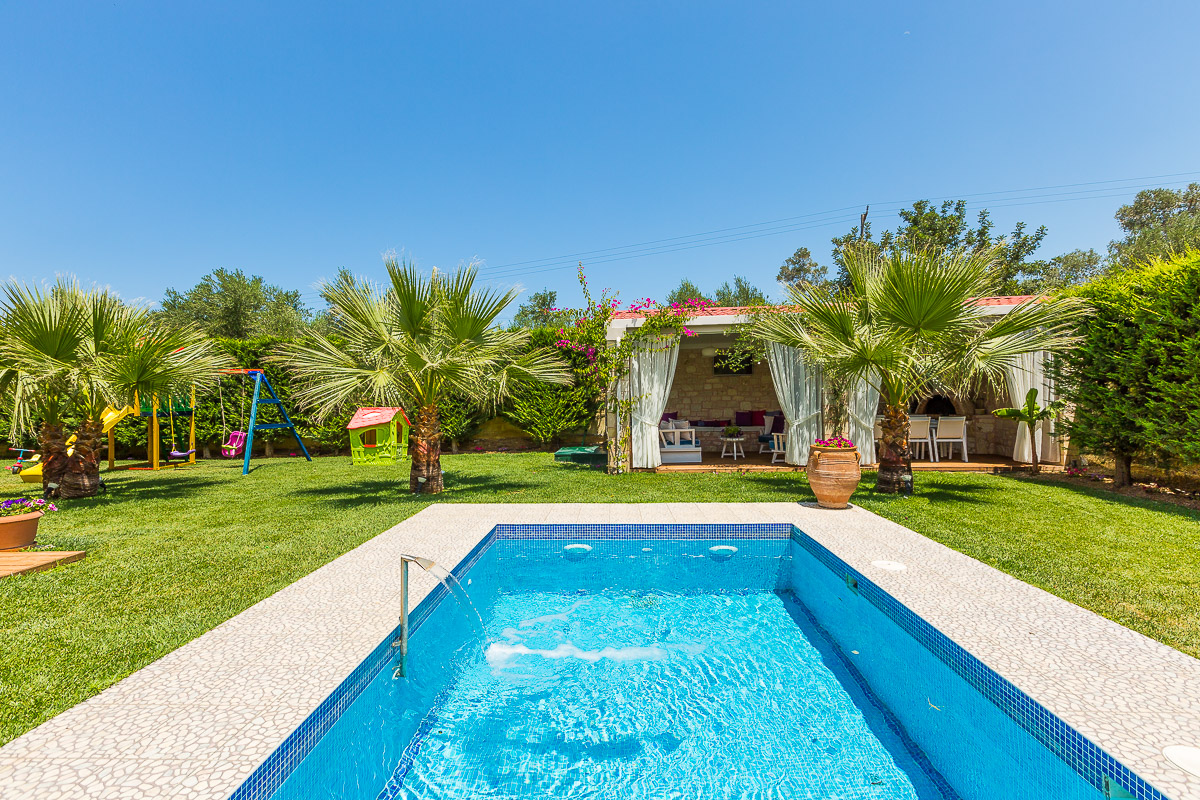 Dimitrios Villa, a Luxury Oasis with Pool & Gym in Μυλοποτάμου, Crete