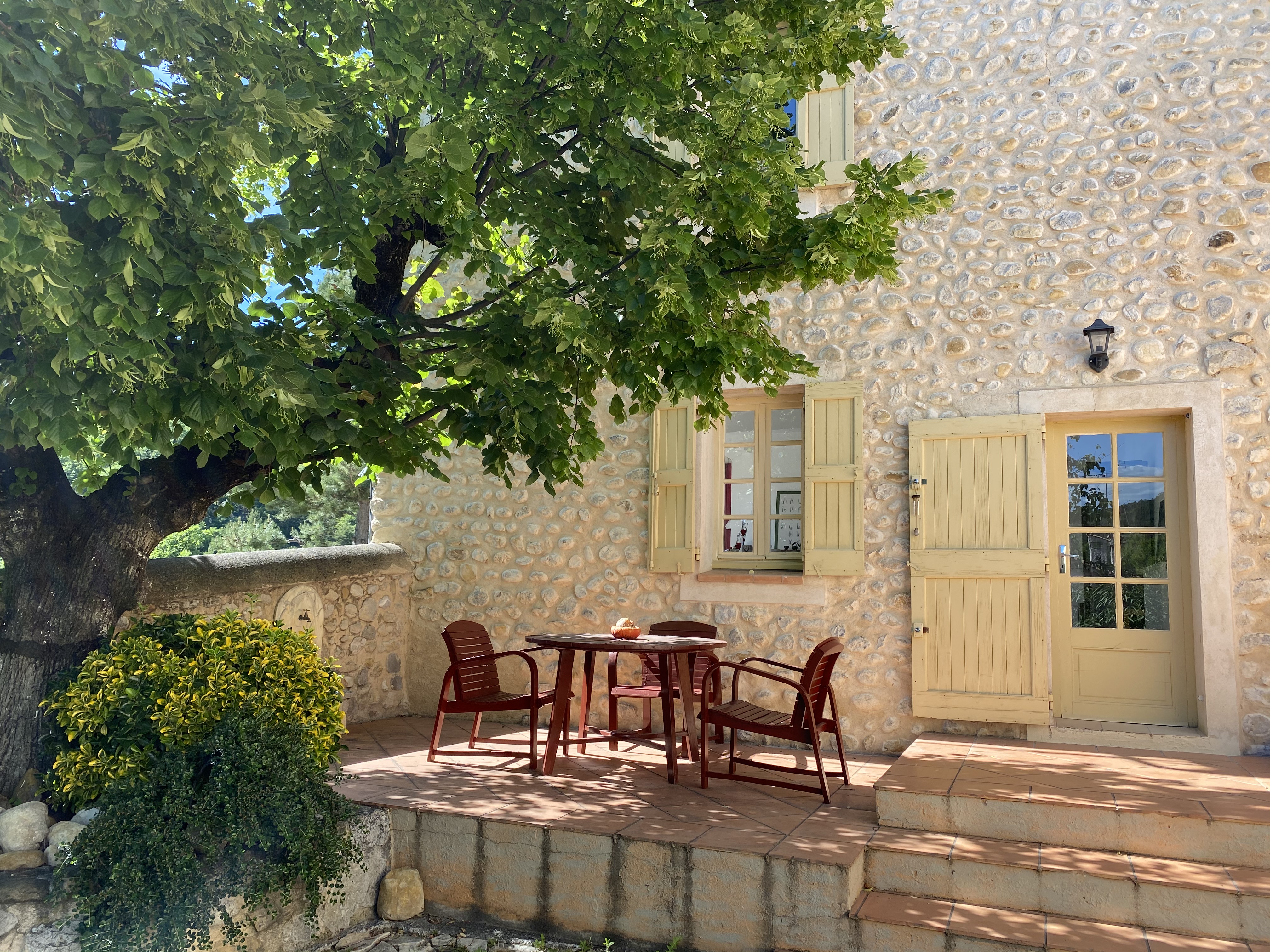 Le Tilleul charming Provencal house Chemillier