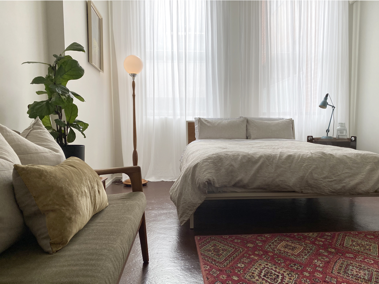 Light filled Studio on Smith St. with city views.