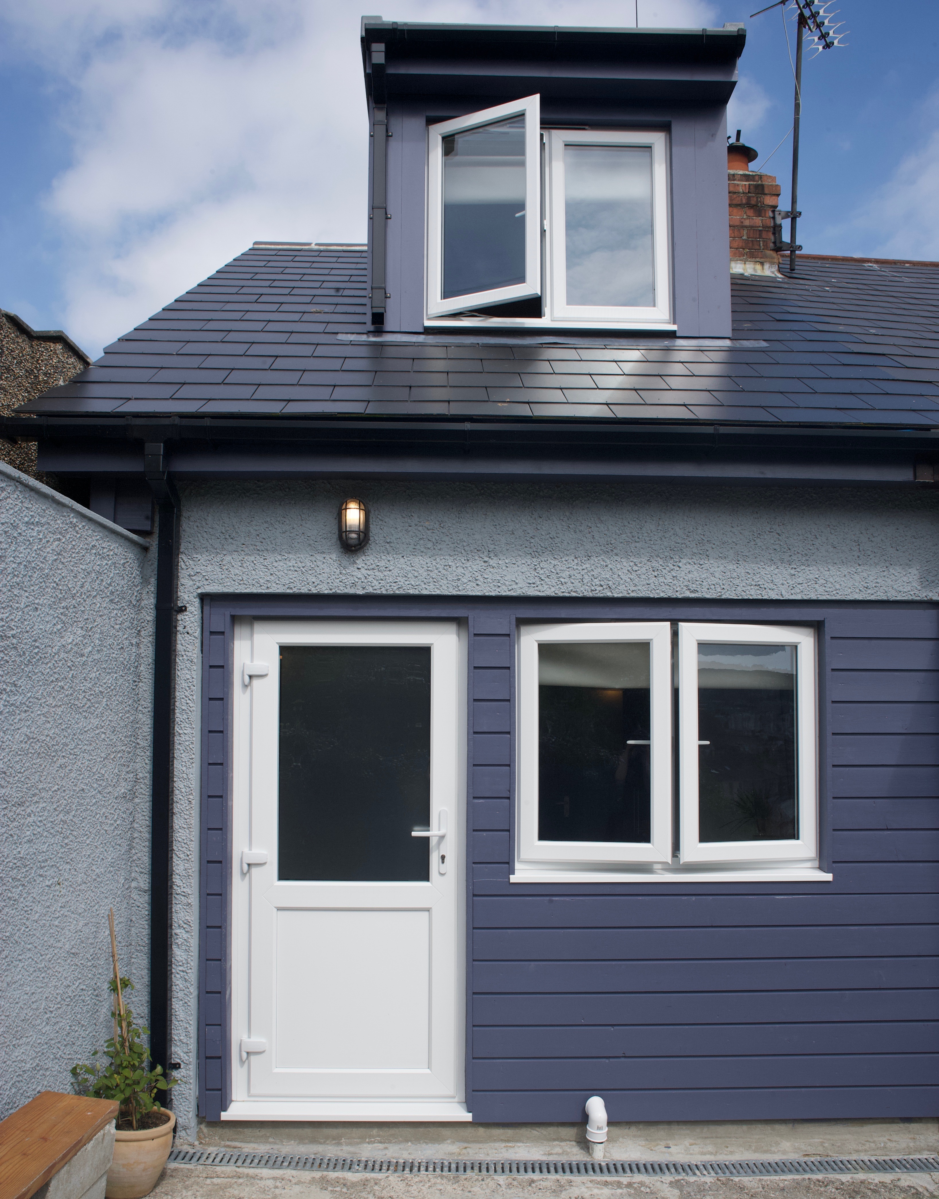 Stylish self contained bijou annex with sea views