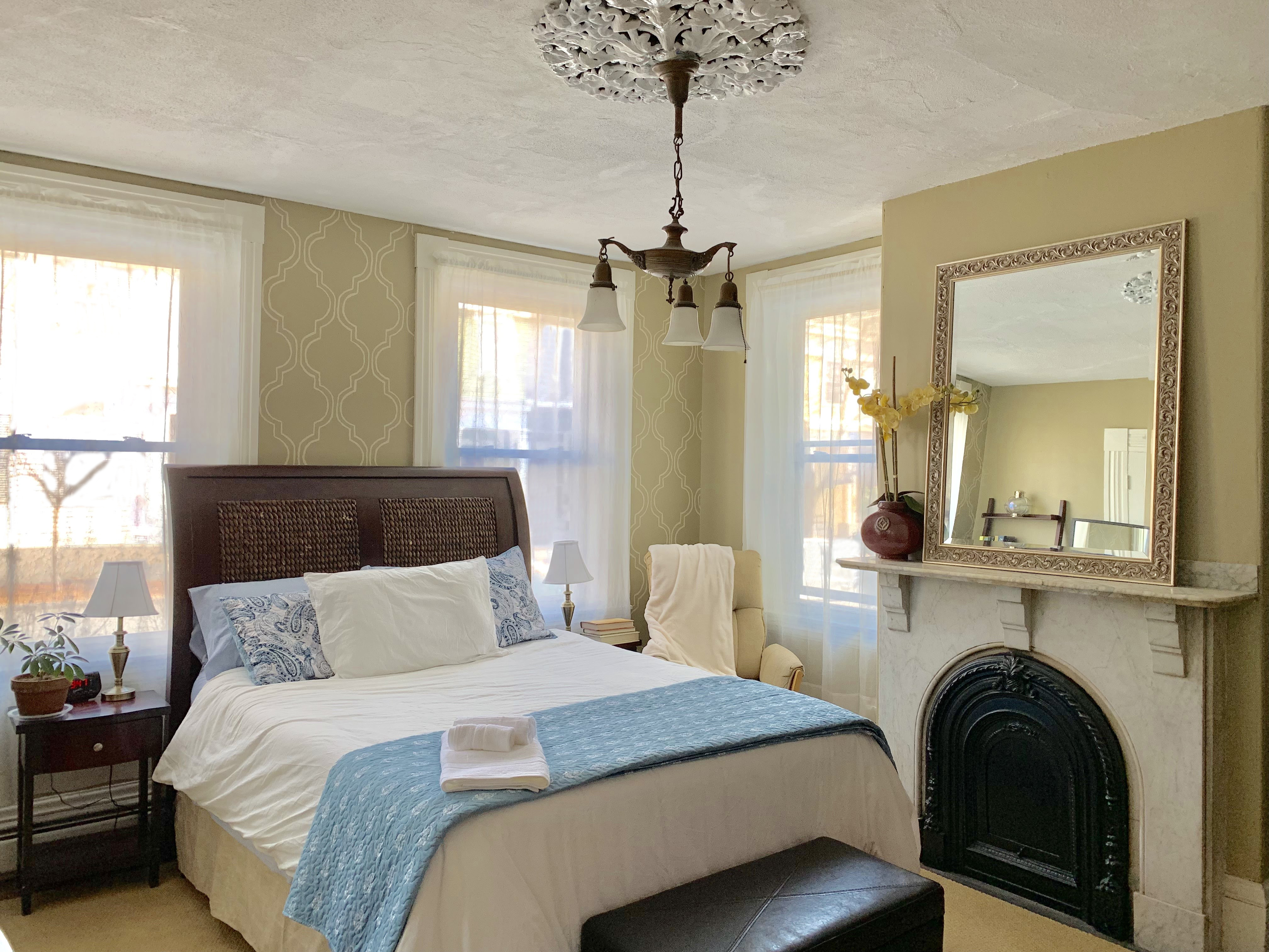Charming, spacious gem in heart of City in East Cambridge, Cambridge