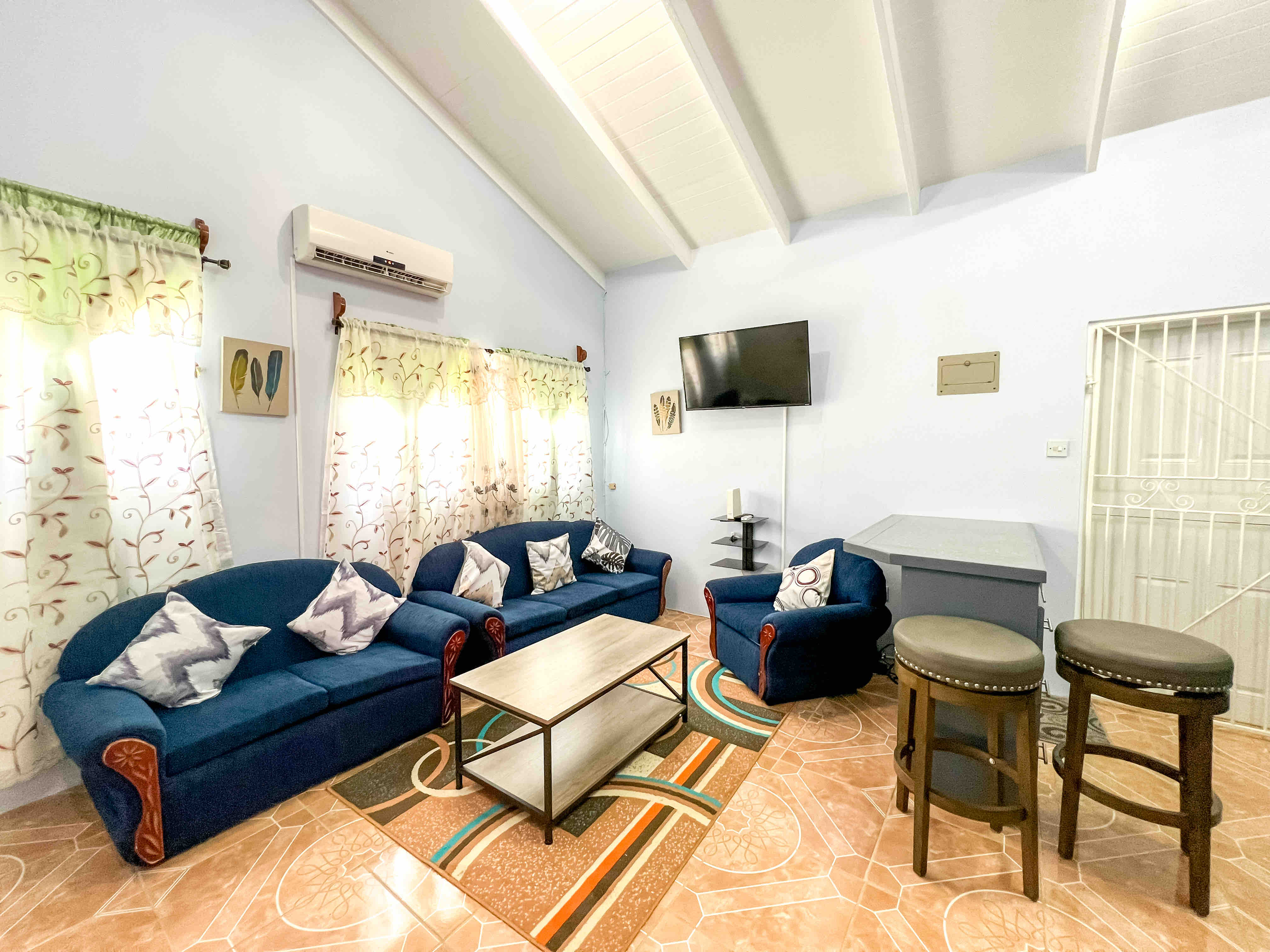 RiverView Apartment & Rental