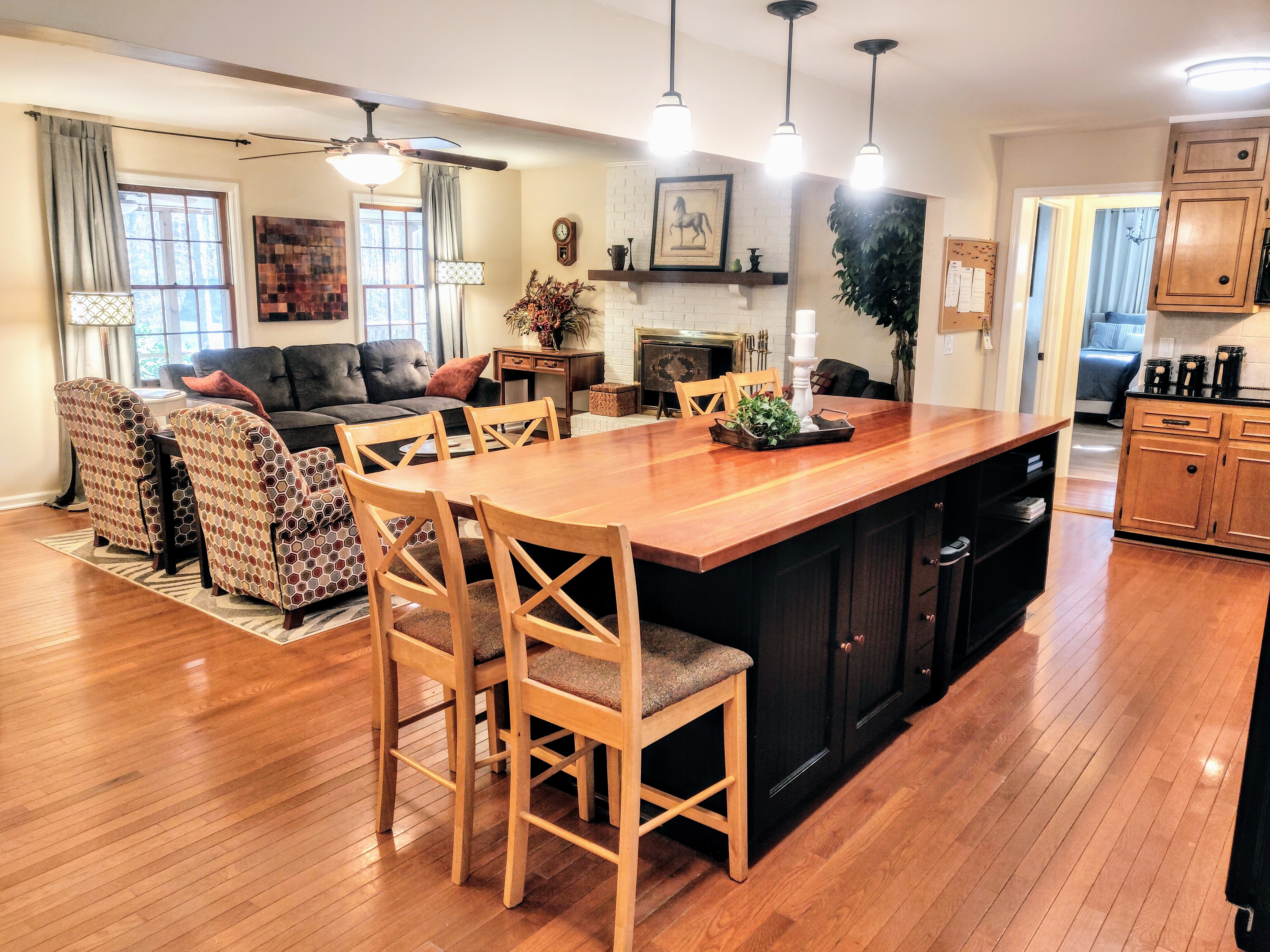 Luxurious Milton Apartment & Separate Guest Suite