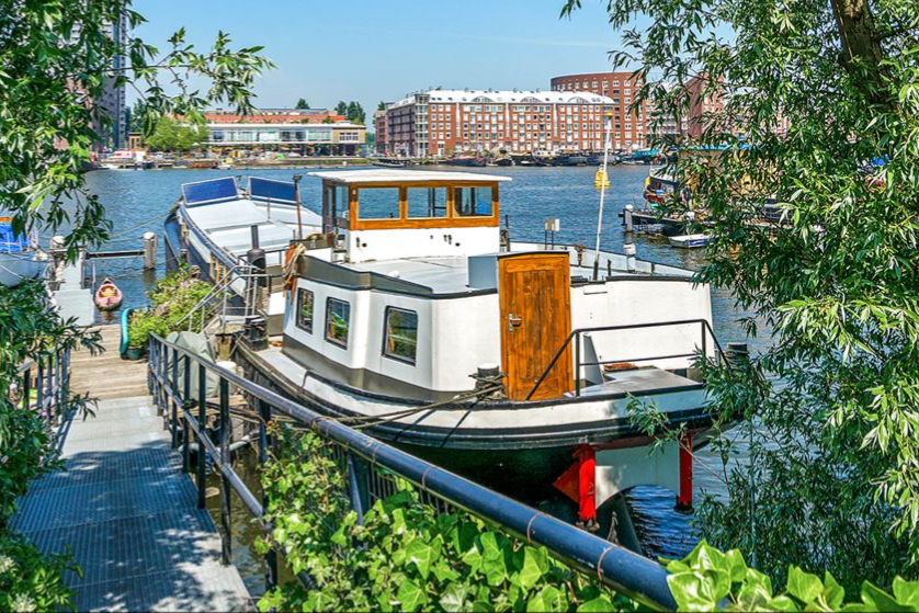 Beautiful private studio on eco-friendly houseboat — Amsterdam stay