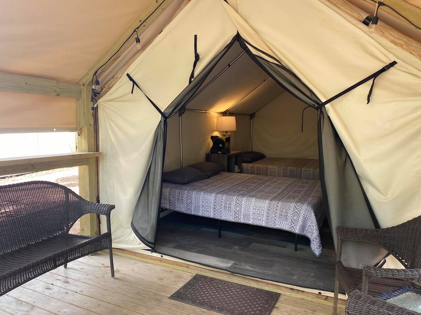 6 Son's River Ranch Glamping Cabin w/ 2 Q Beds Cabins for Rent in