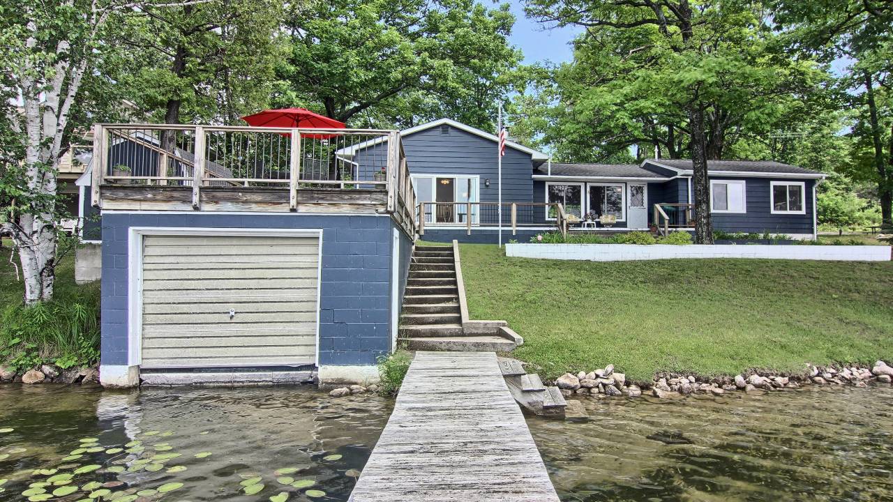 3rd Night FreeClam Lake CottageTorch Lake Access Houses for Rent in