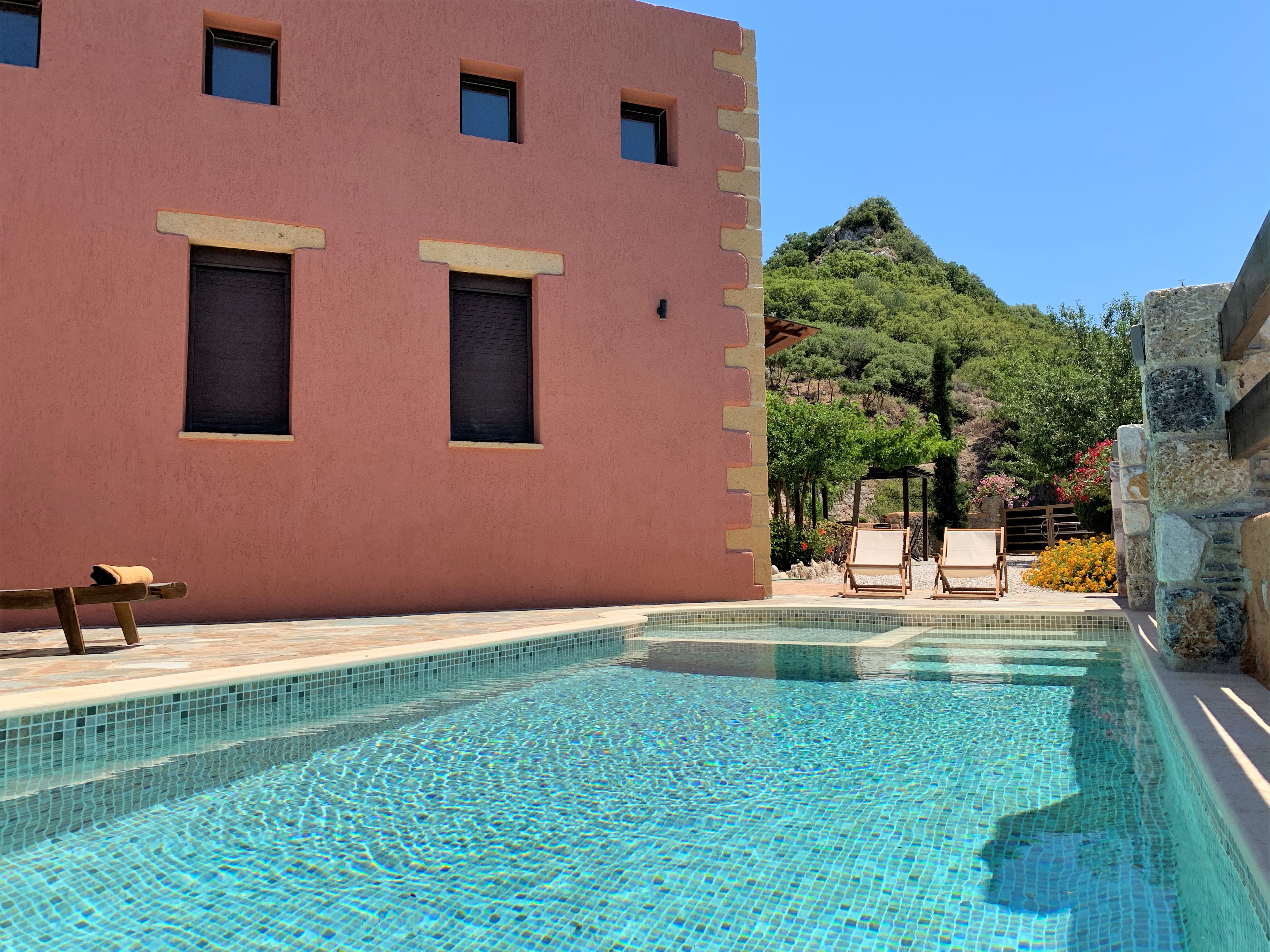 Archon -Escape to Tranquility in Affordable Luxury