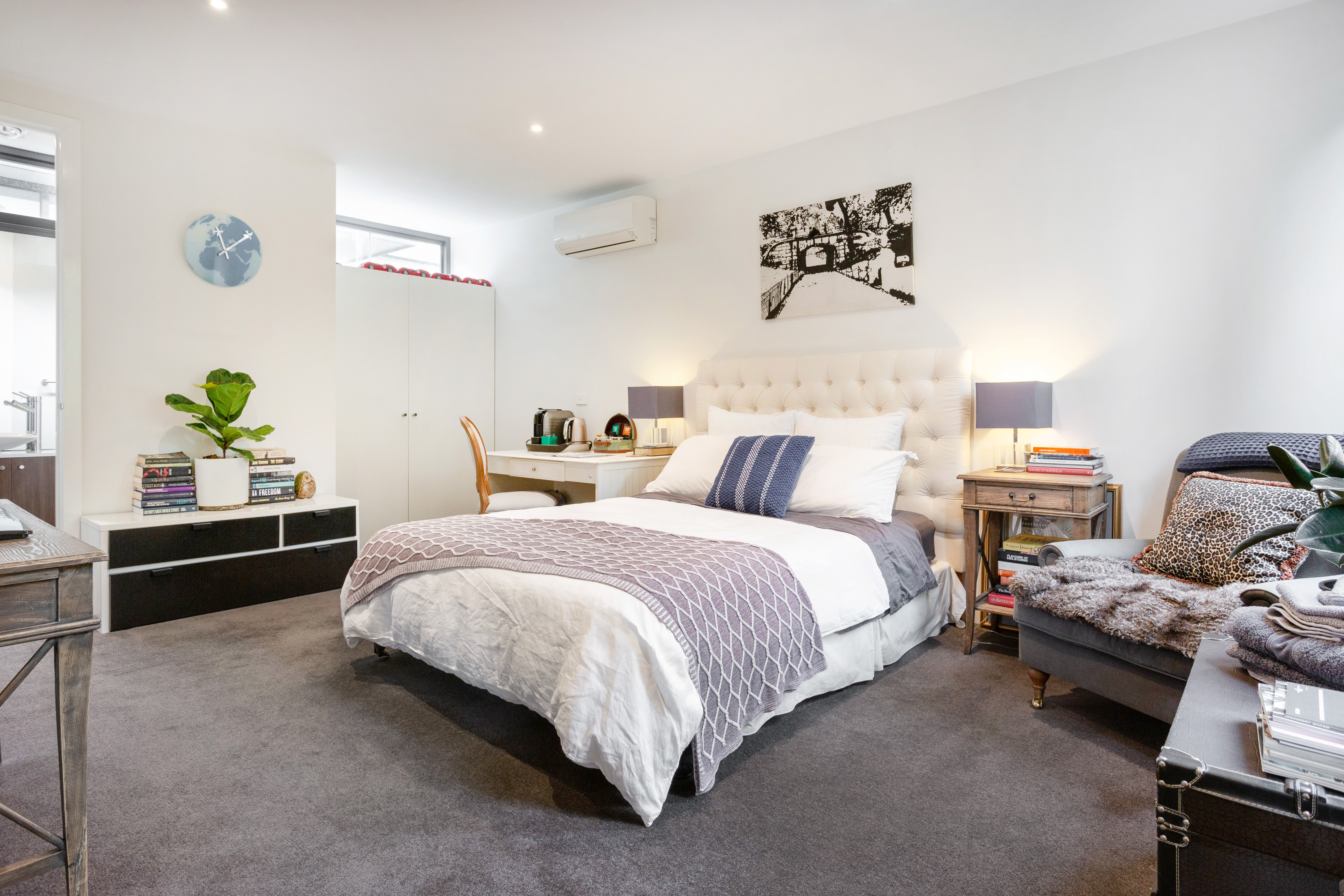 Bach Lane studio apartment, on the park in Fitzroy