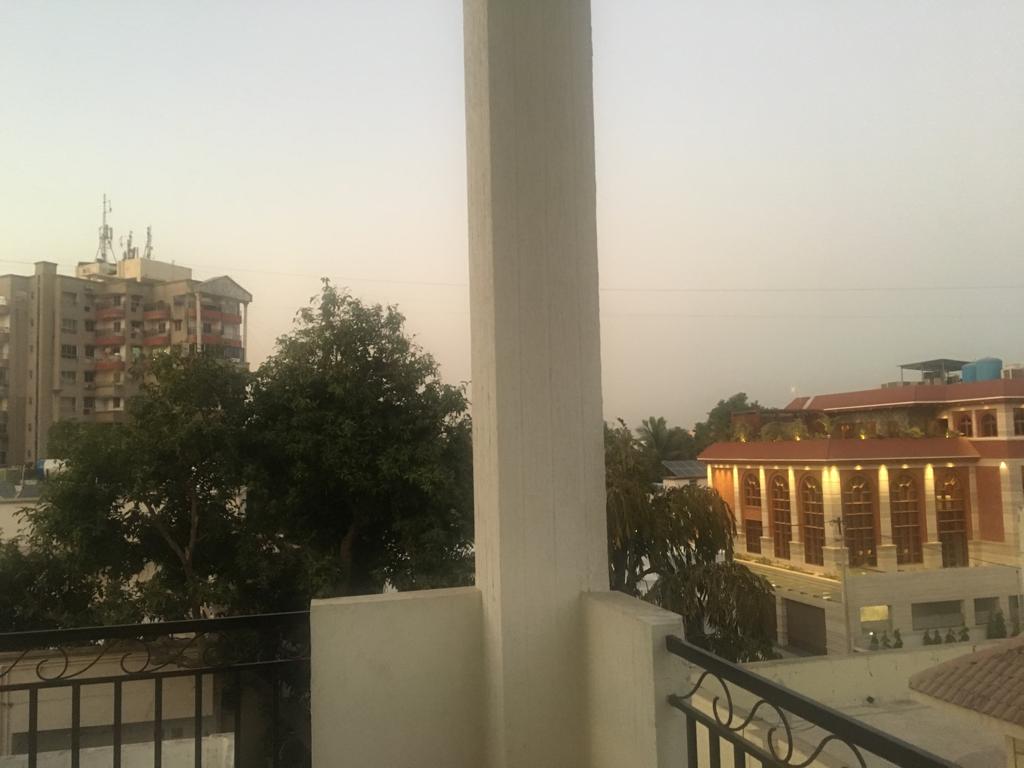 THE PENTHOUZE