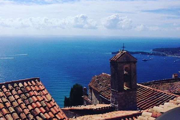 La Terrasse: Old village and sea view