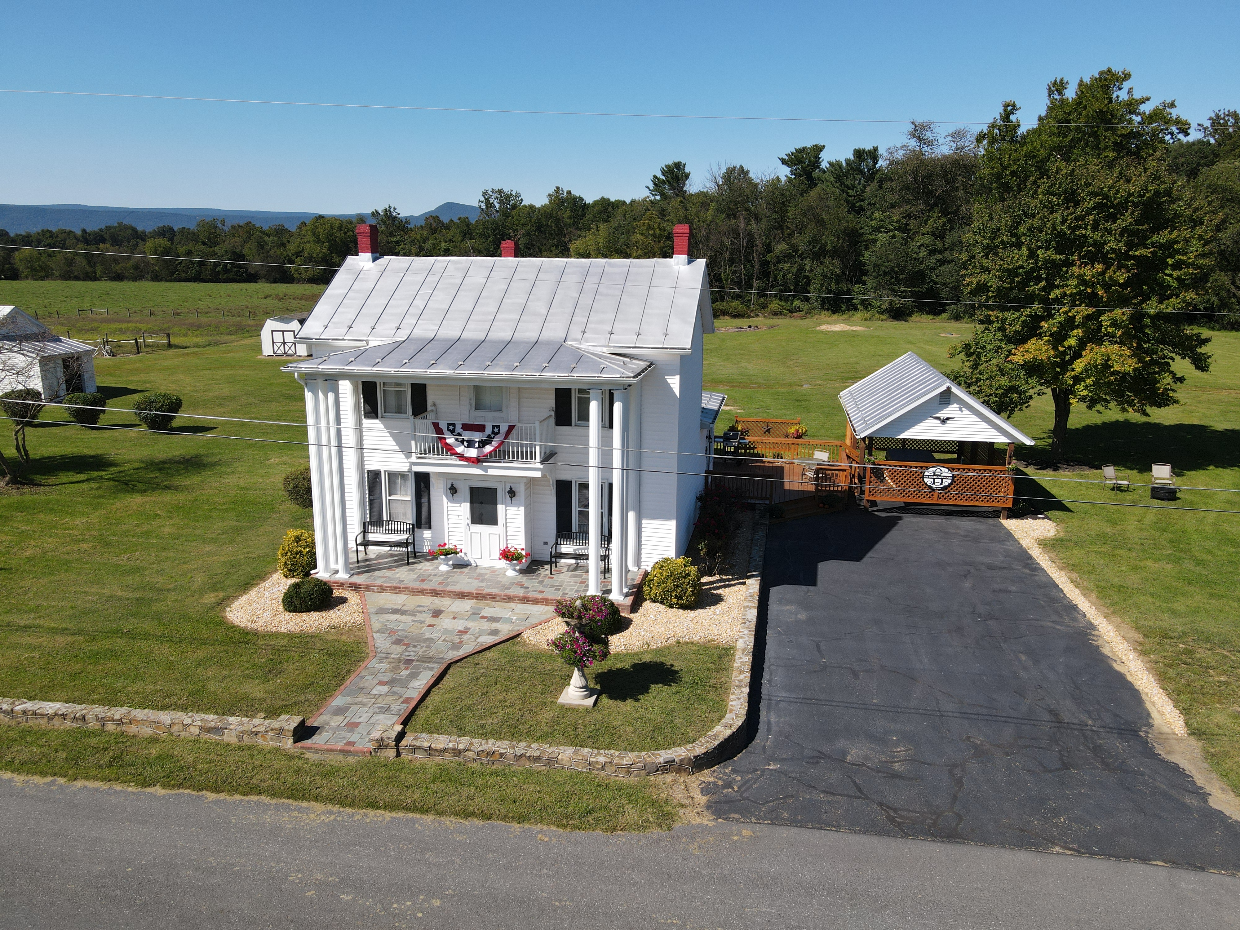 The Baker Farm House - Relax & Rejuvenate