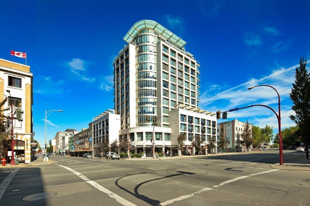 Downtown Victoria Modern w Parking(7ft; No pets) Condominiums for