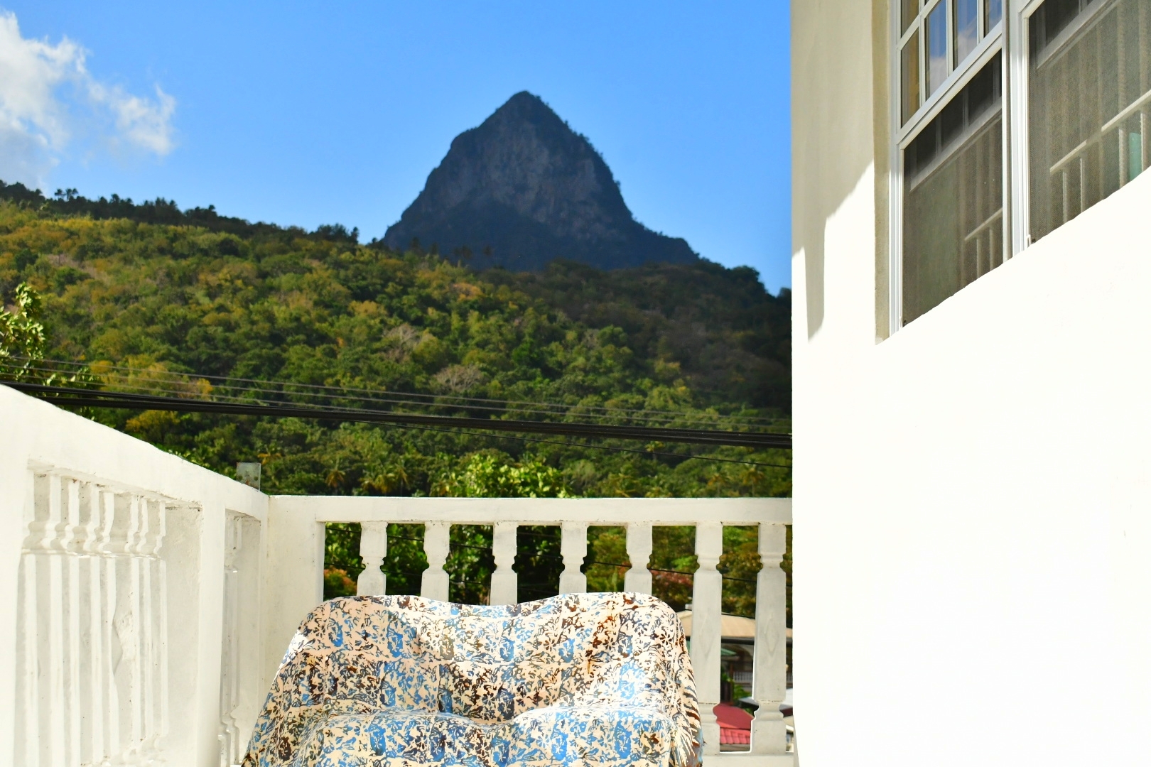 Cozy 1 Bedroom Upstairs Apartment