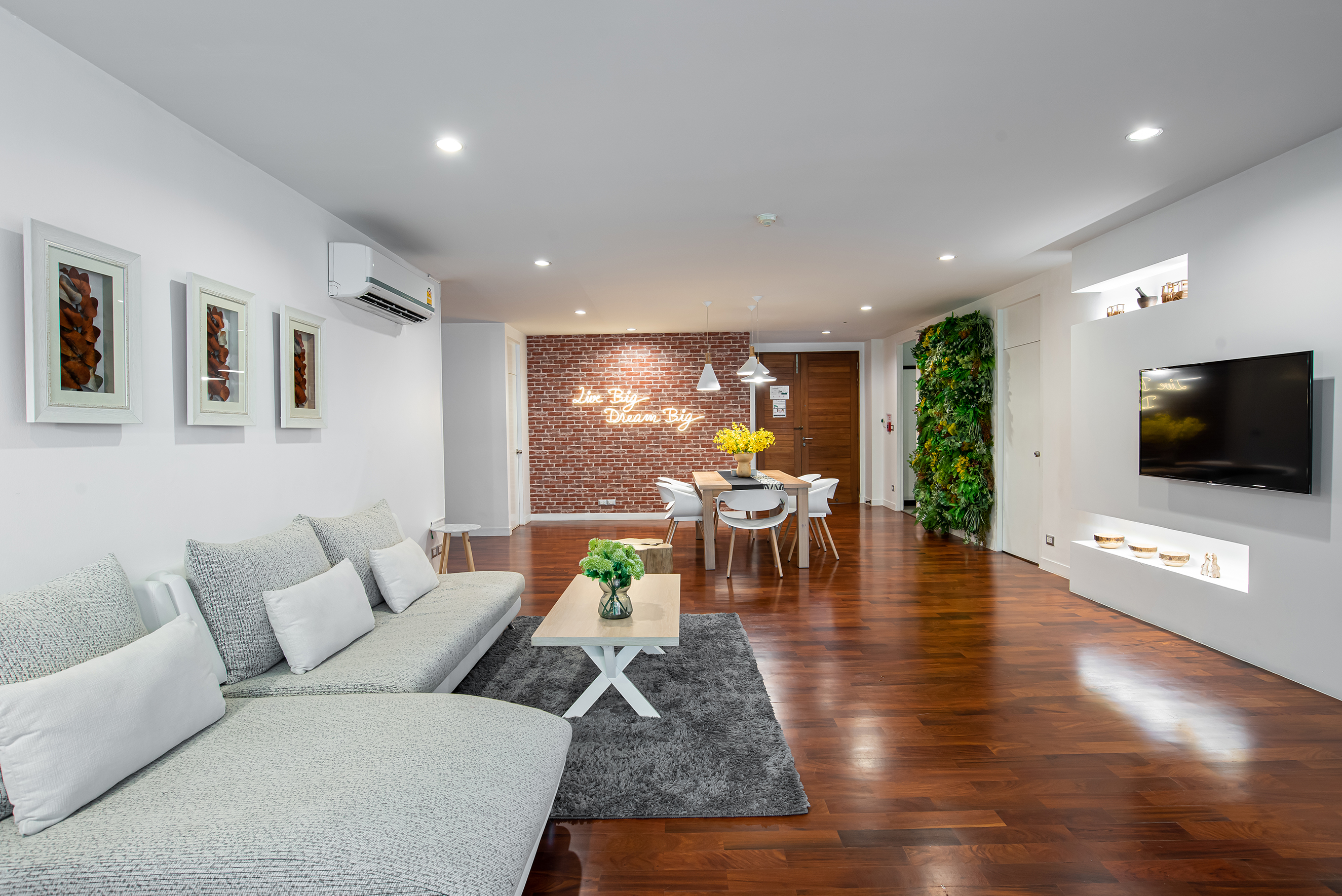 Benviar - Four Bedroom Suite (300 Sqm) @Chitlom