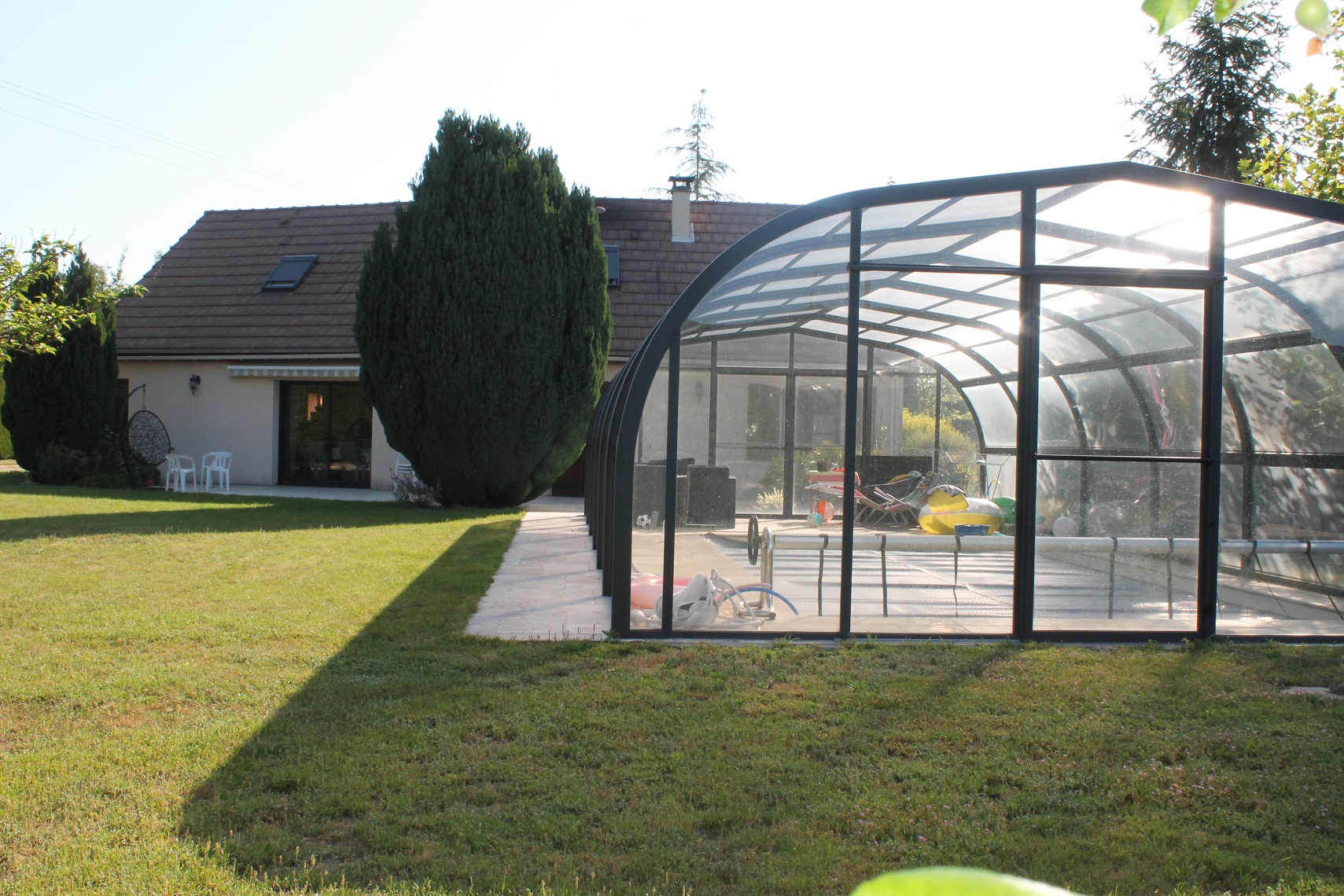 private room with pool