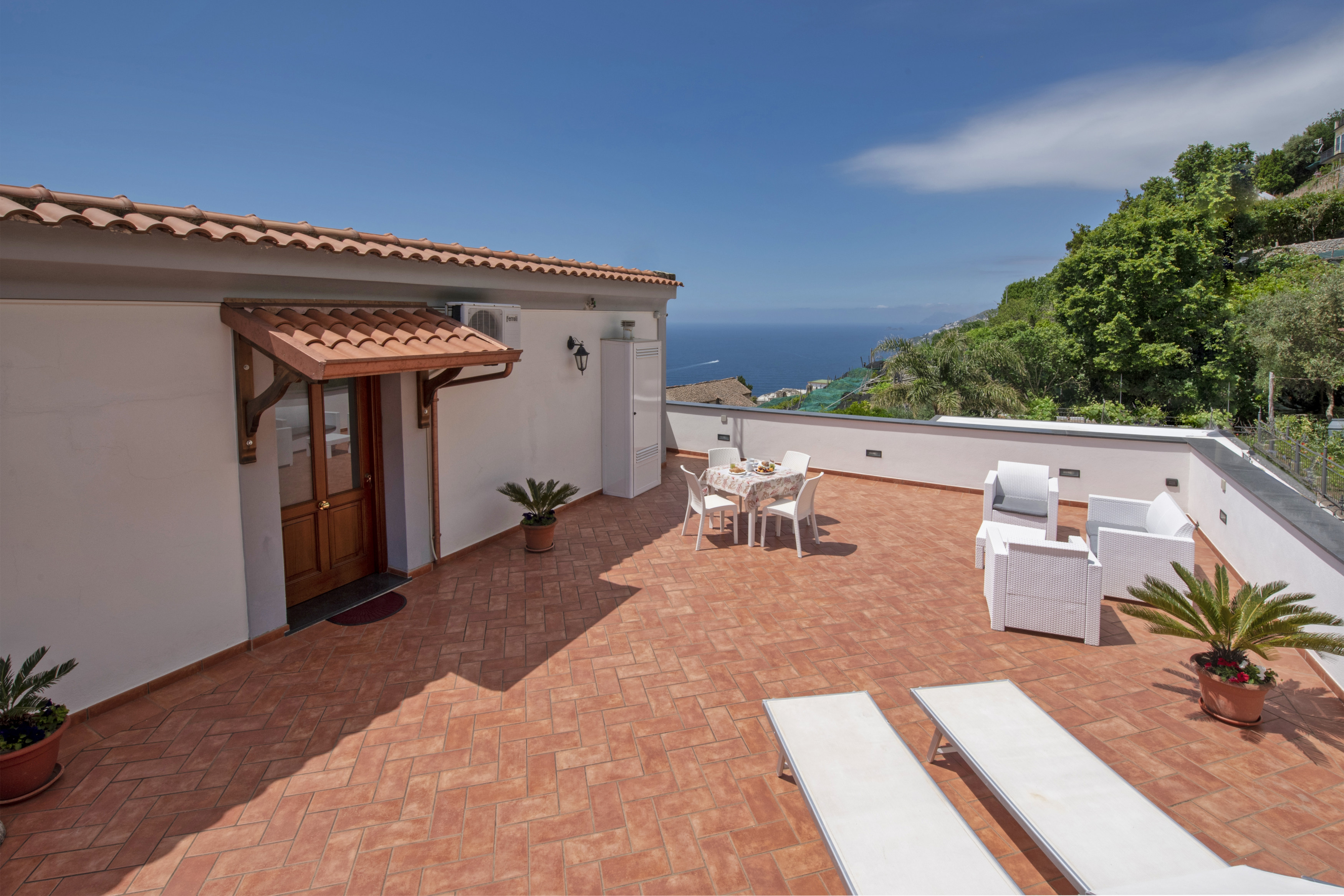 CASA SERENA  WITH BEAUTIFUL SEA VIEW TERRACE