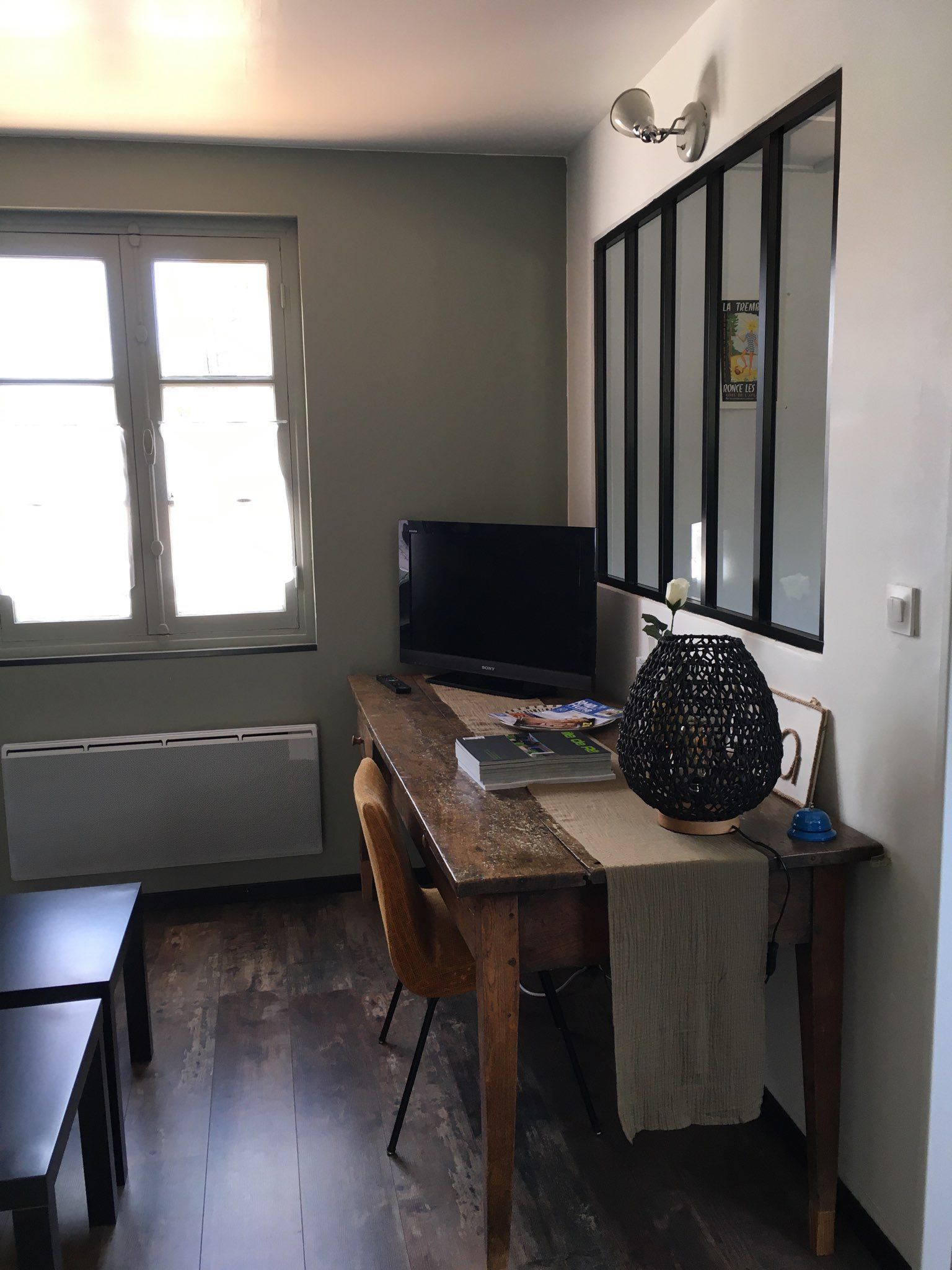Warm house with free parking on site, starting from the bike paths connecting Marennes-plage directly, Ronce-les-bains, lighthouse of La Coubre...
2 shade or sun terraces for total relaxation.