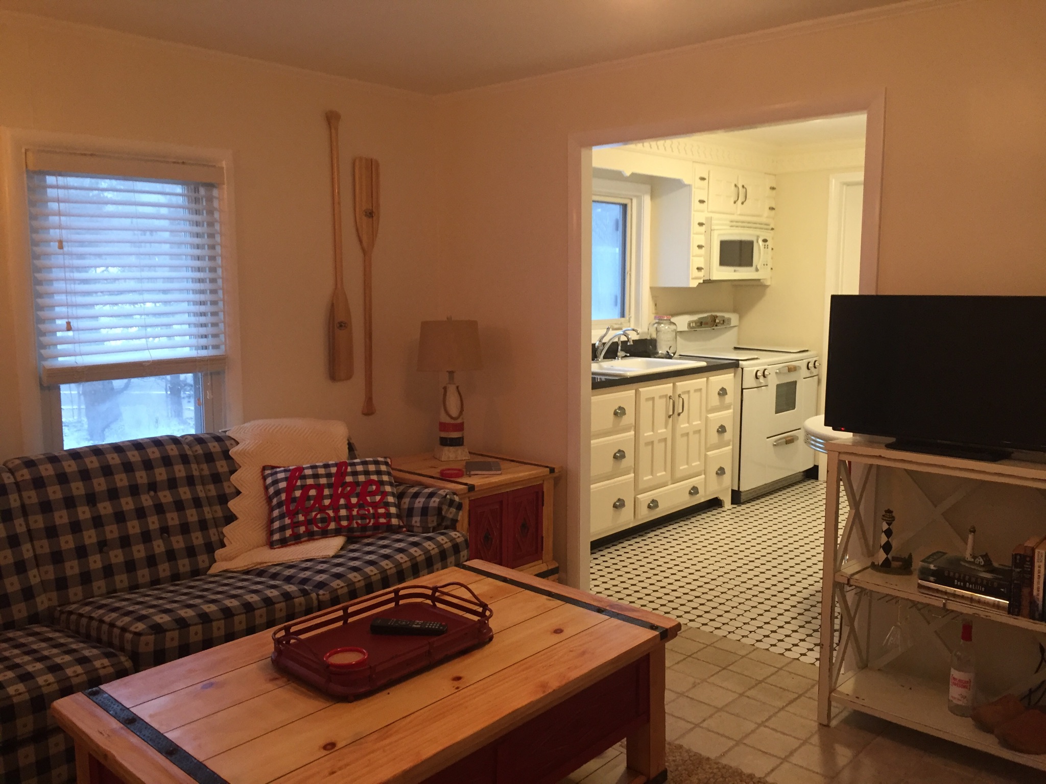 Maple Hill Cottage Cottages for Rent in Saugatuck, Michigan, United