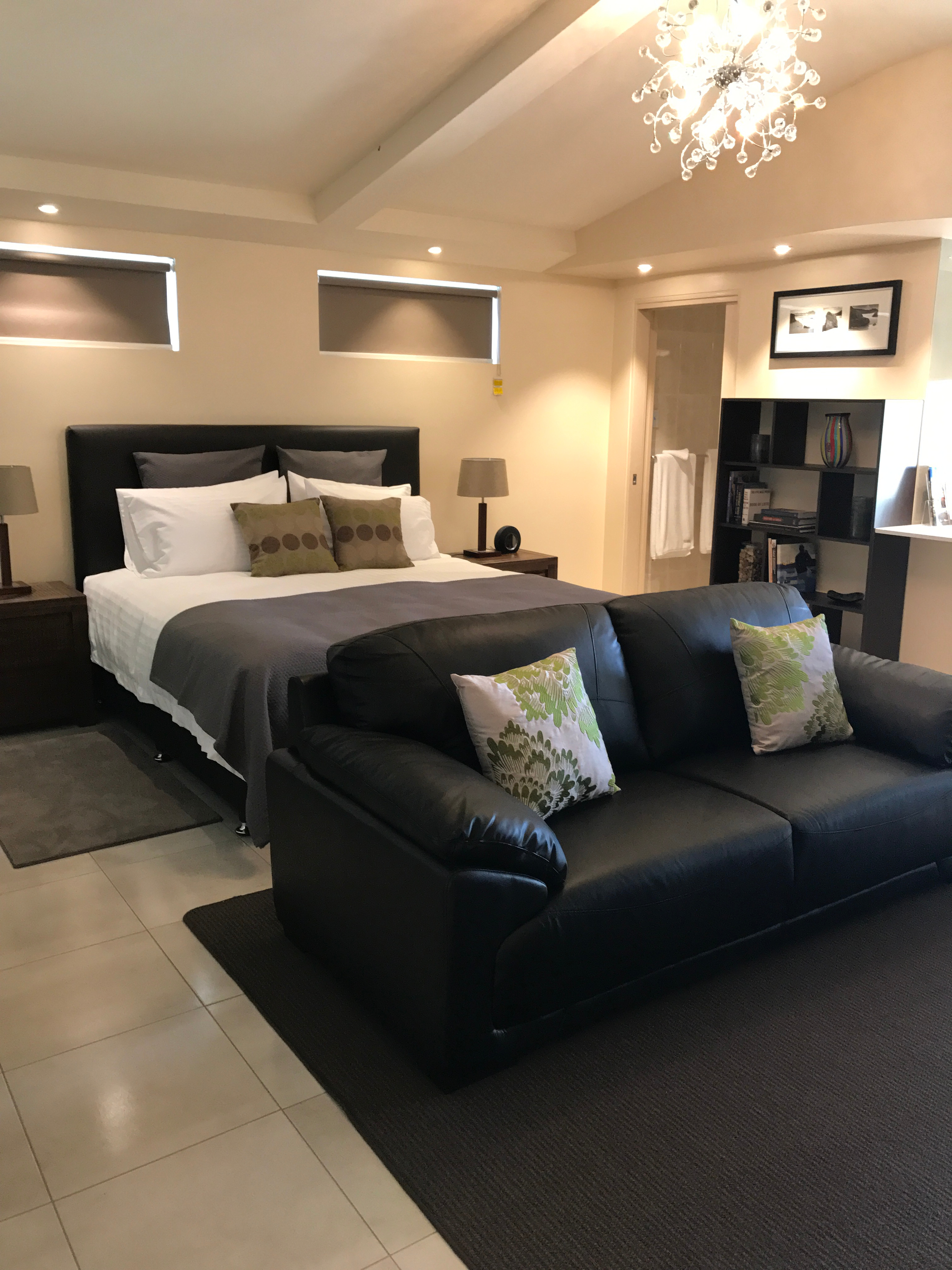 Harvest Retreat Luxe Accommodation With Views Bed And