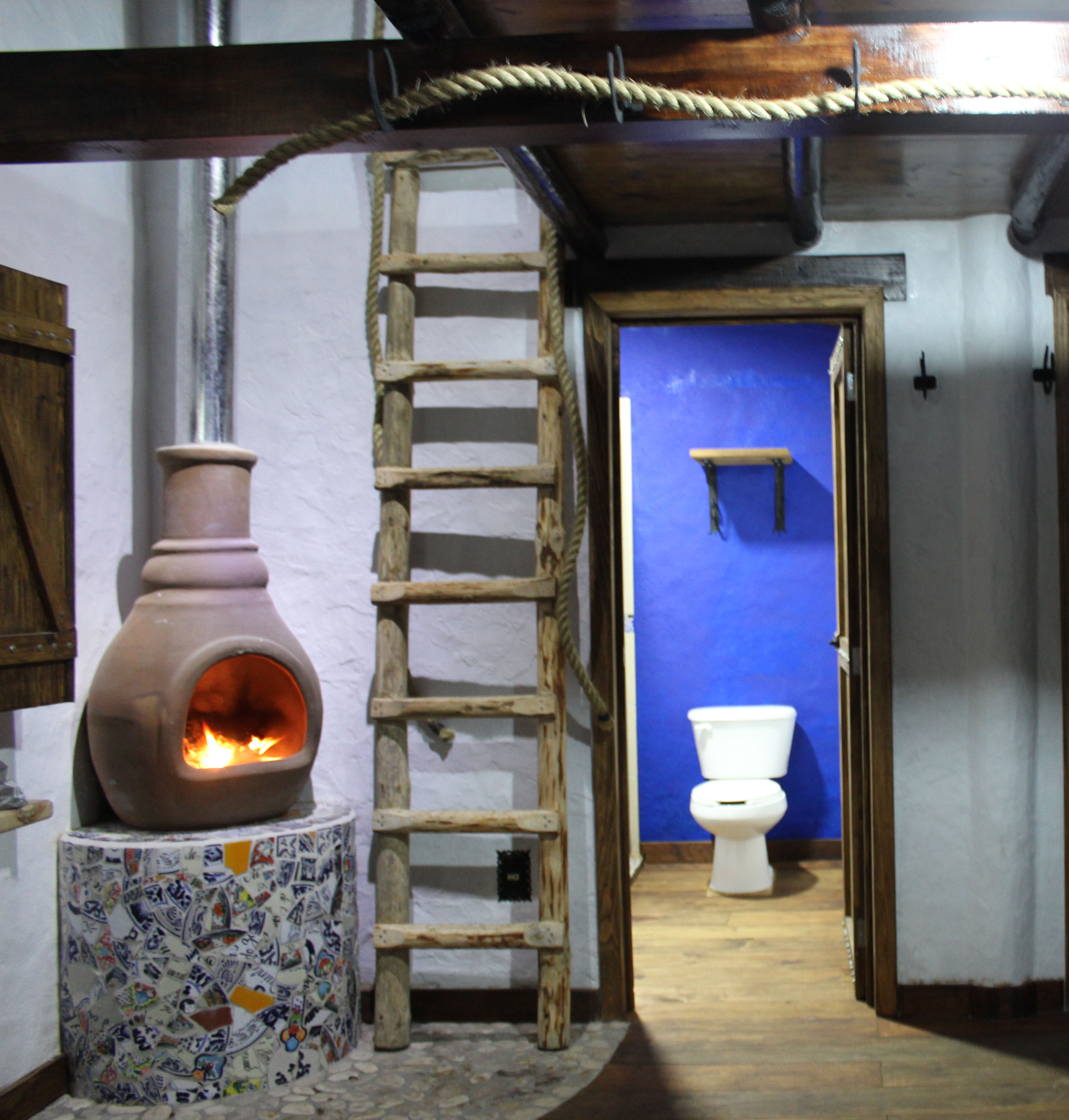 Habitación con chimenea y tapanco - Casas de huéspedes en renta en