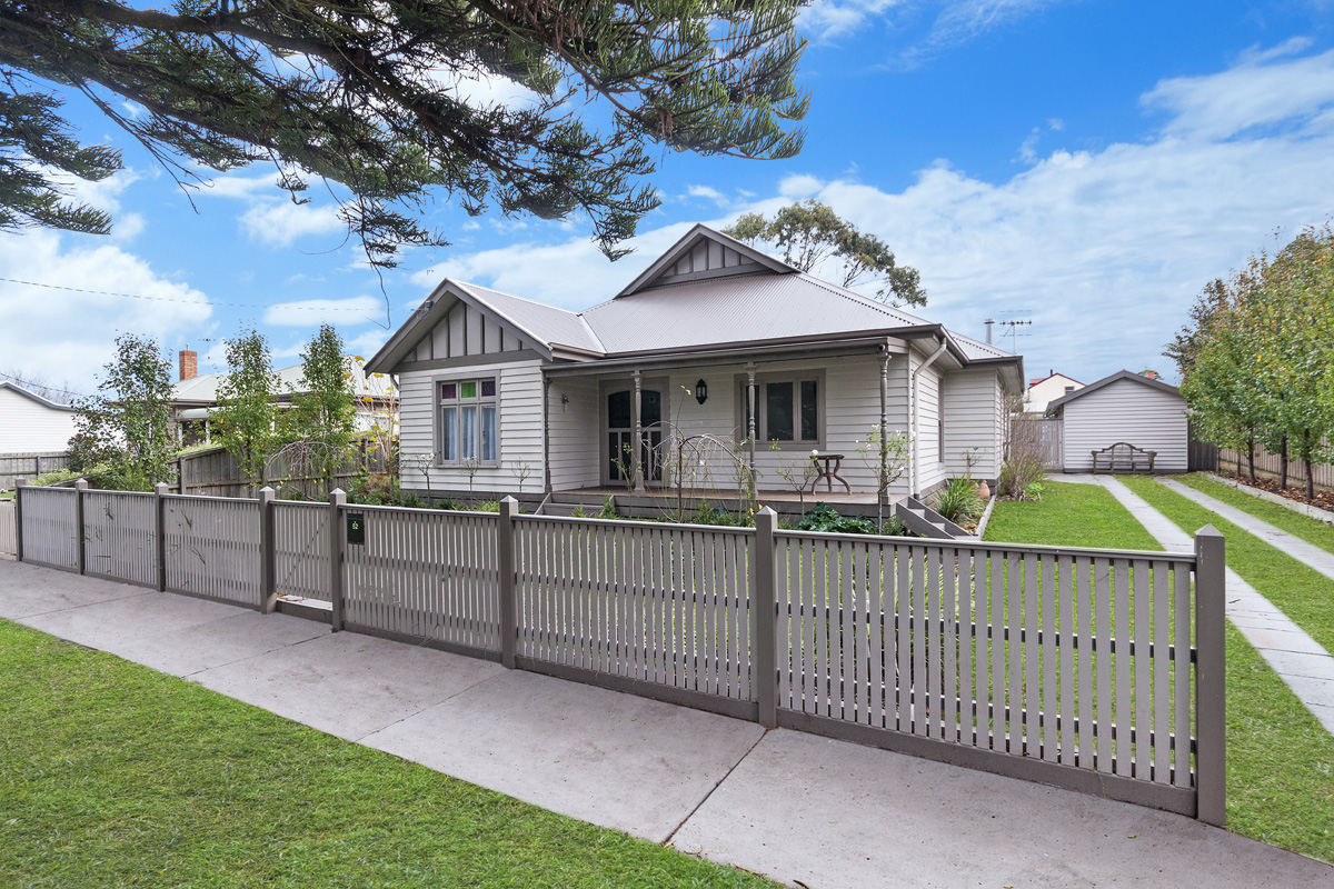 Somerled House Port Fairy in Moyne, Barwon South West Vic