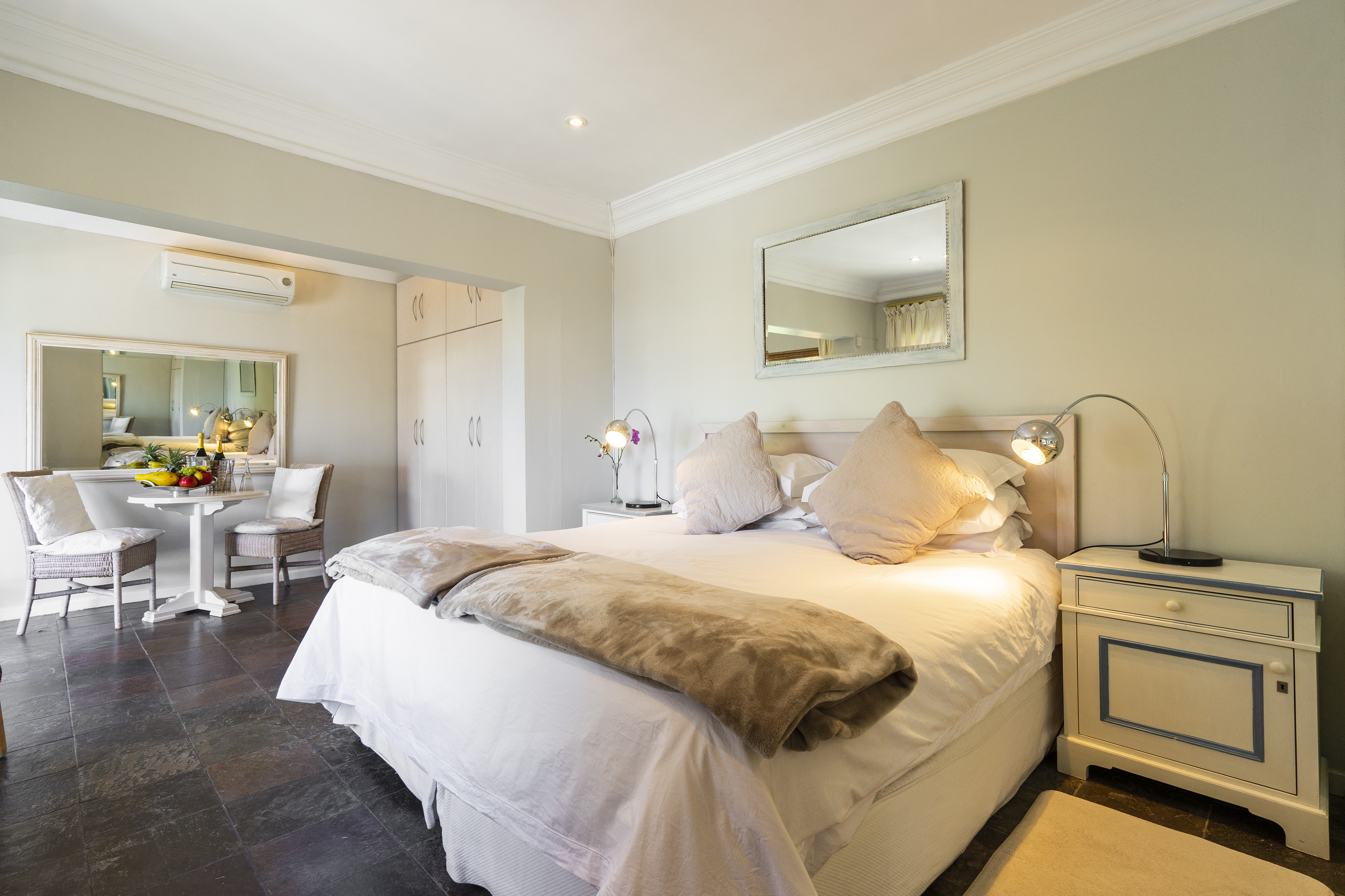 123 Ocean View Dr Apartment in Ward 115, Cape Town