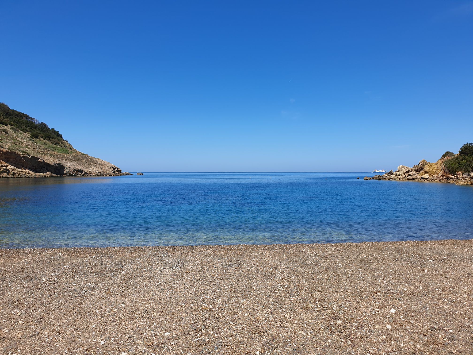 Apartment with pool 300 meters from the sea