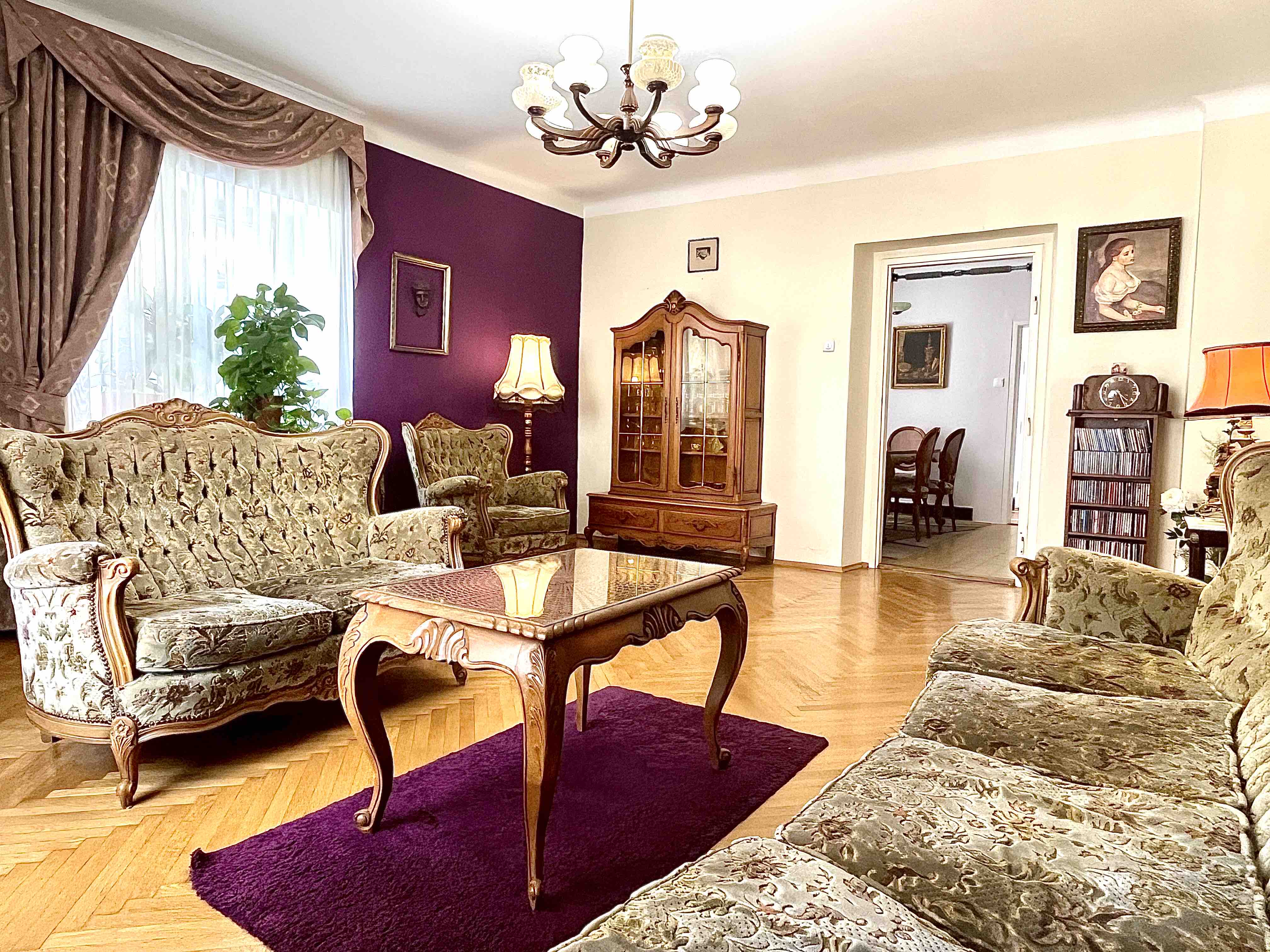 Astronomical clock apartment