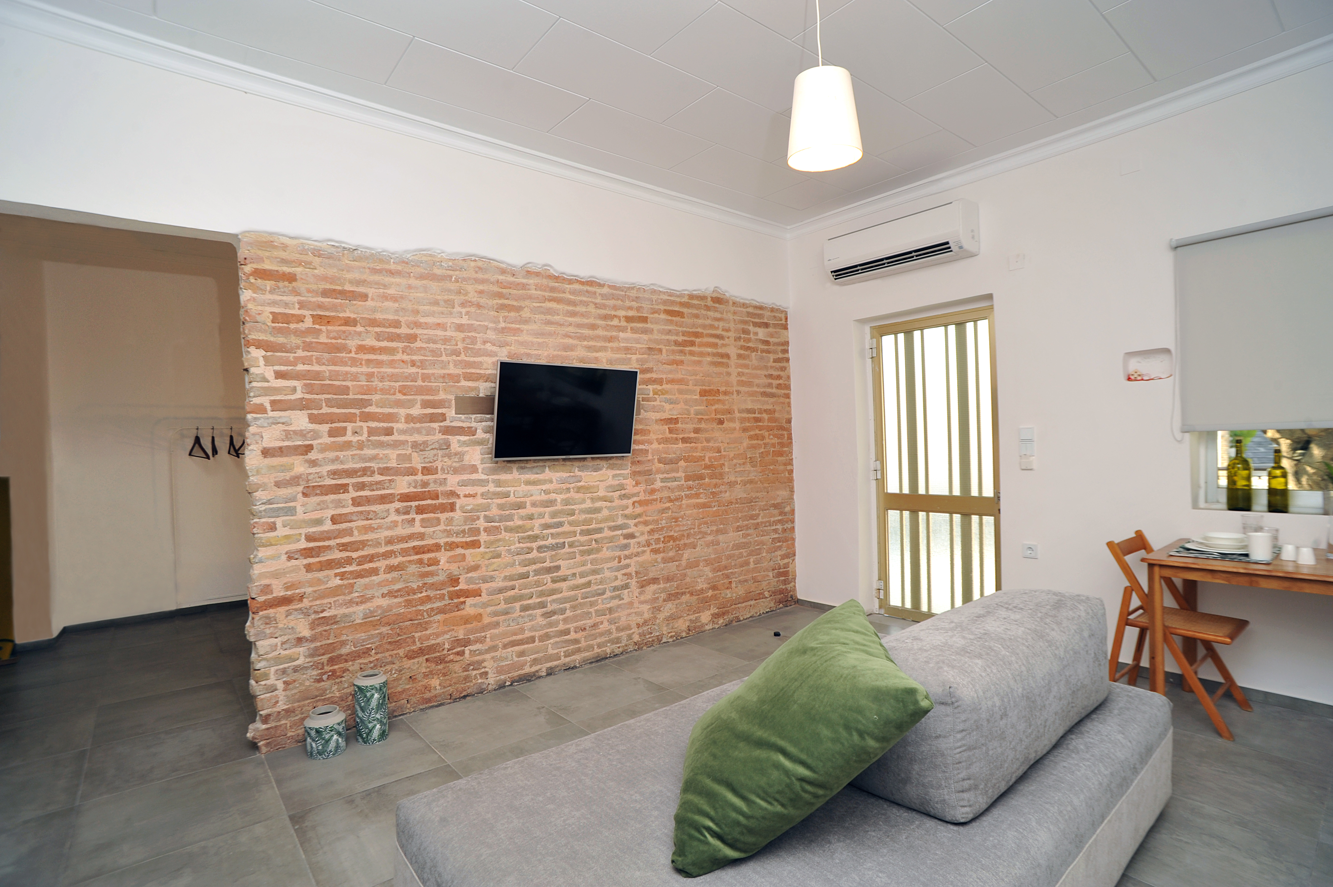 Arokaria House near the beach