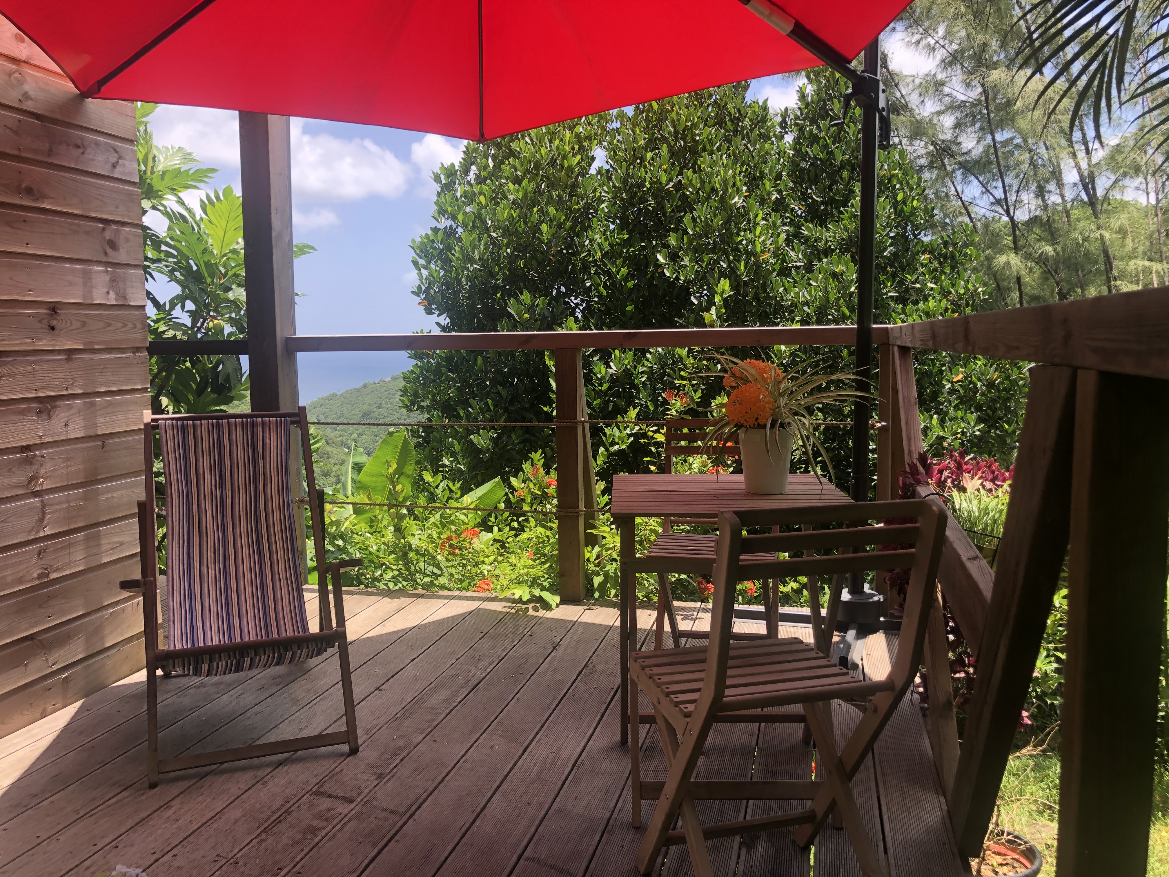 Semi-ecolo Bungalow / Jacuzzi & Creole Garden