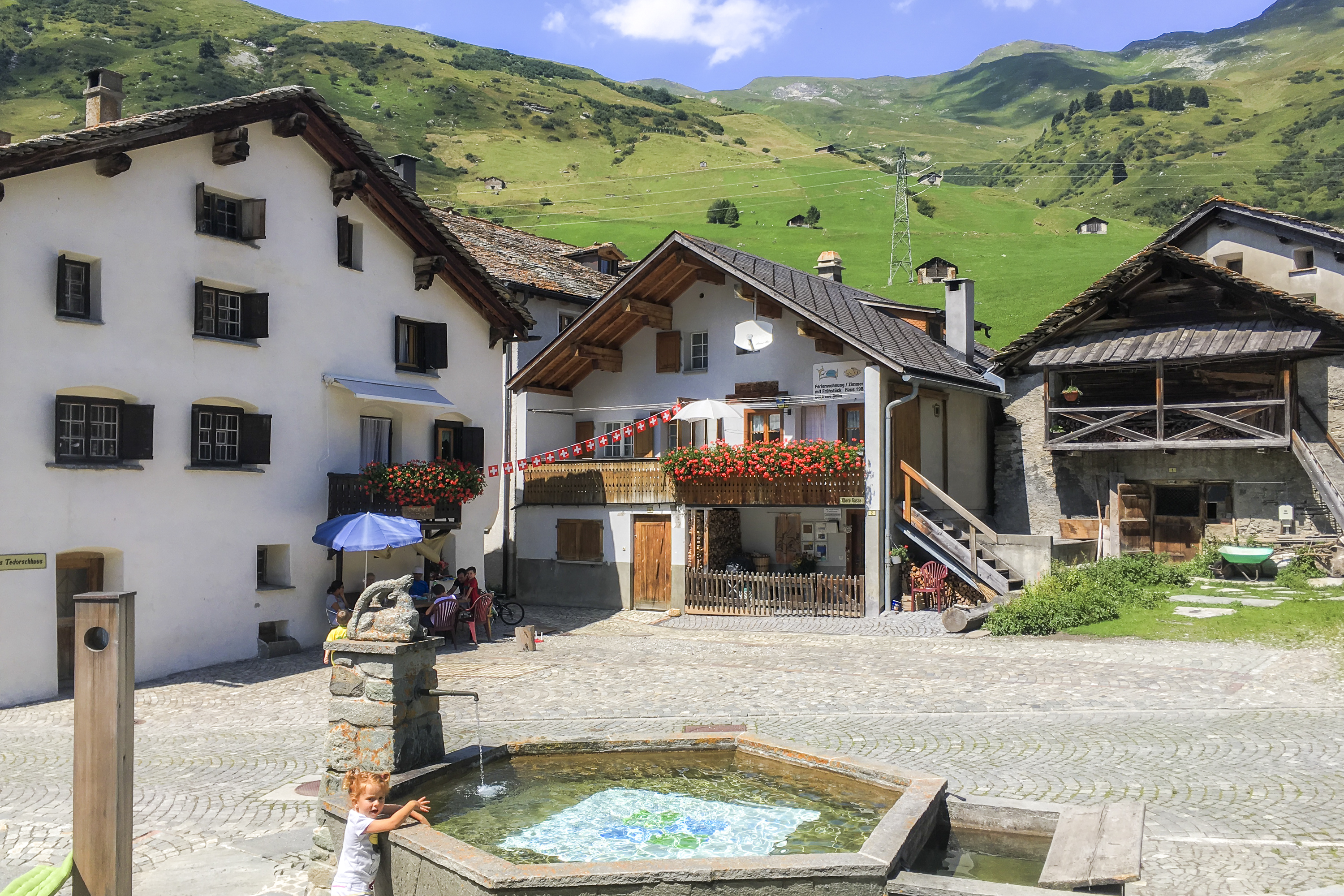 Ferienhaus am Ursprung des Rheins - Häuser zur Miete in Hinterrhein,  Graubünden, Schweiz
