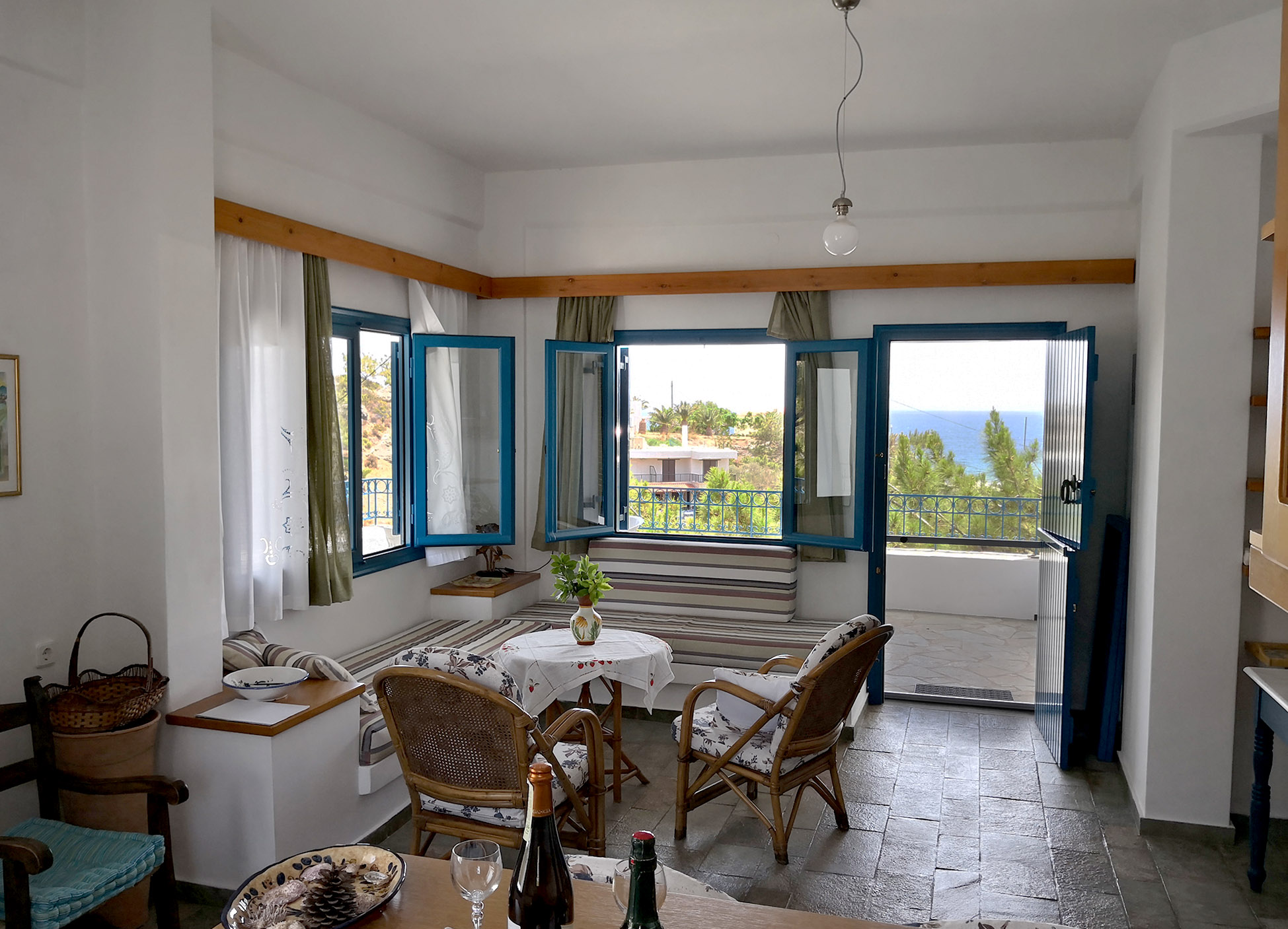 Karati Home - Mavros Kolimpos