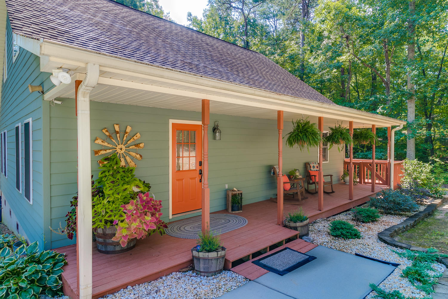 Paris Mountain Cabin Featuring Luxury Comfort Cabins for Rent in