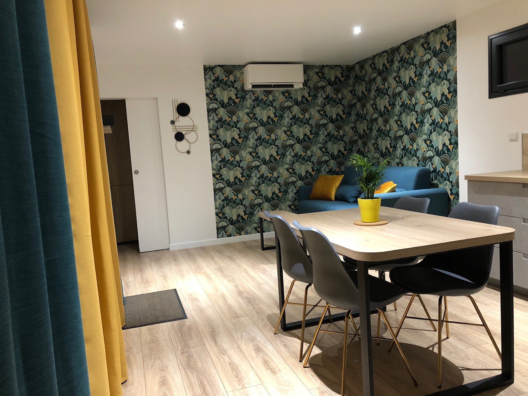 Le Banc Bourguignon Cottage 4 Personnes Cottages For Rent In Saint Laurent D Andenay Bourgogne Franche Comte France