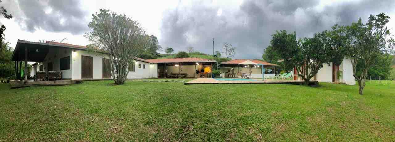 Sítio Mundinho Cachoeira do Brumado, Mariana Casas de