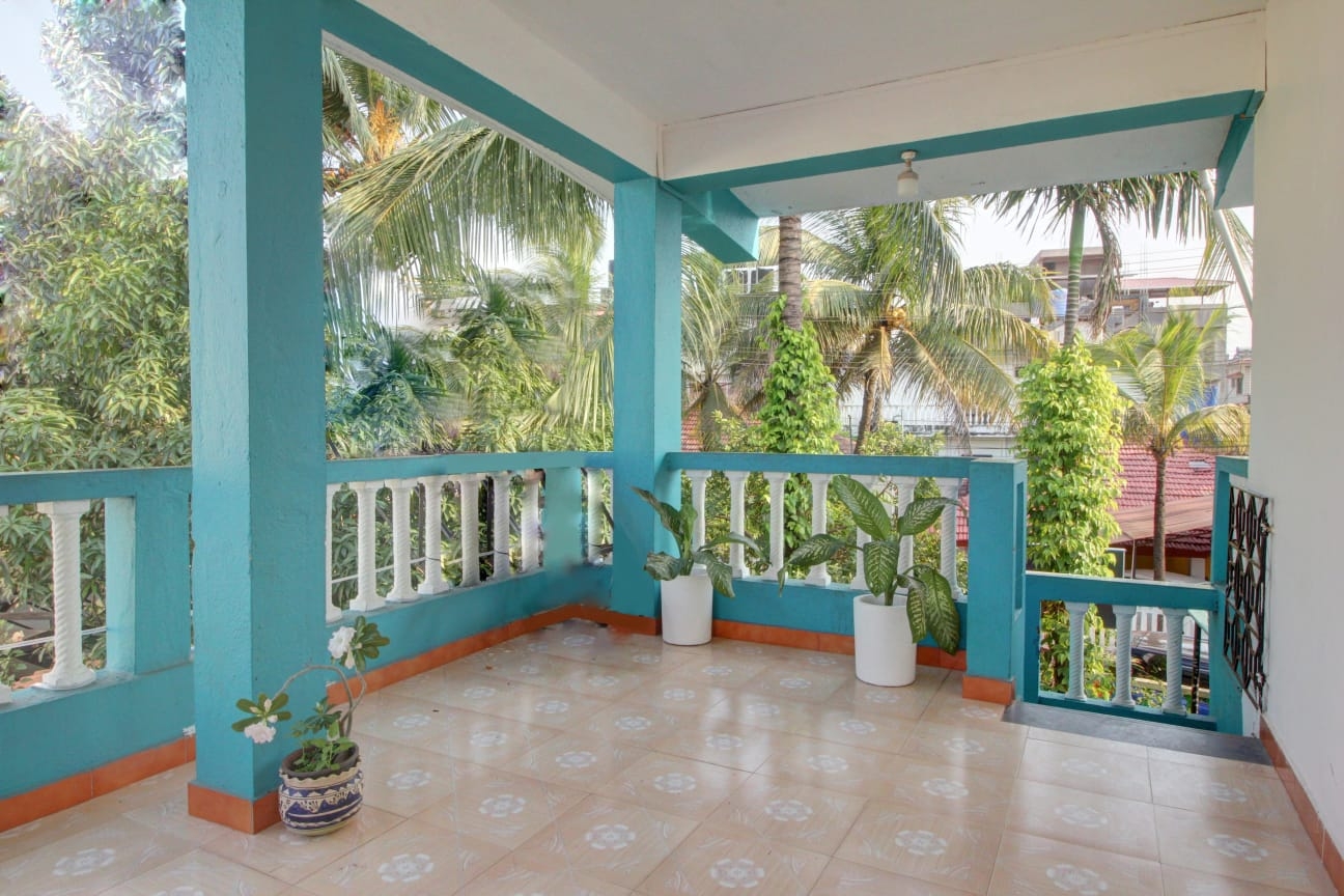 baga beach cosy rooms behind hotel la calypso
