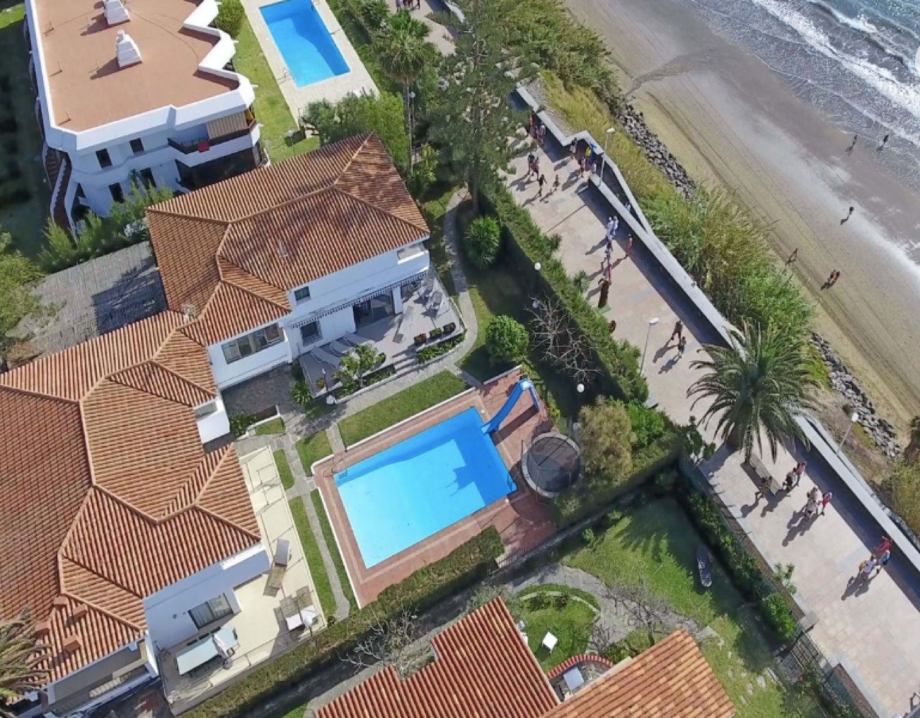 Villa Playa del Ingés piscina primera línea de playa by Lightbooking ...