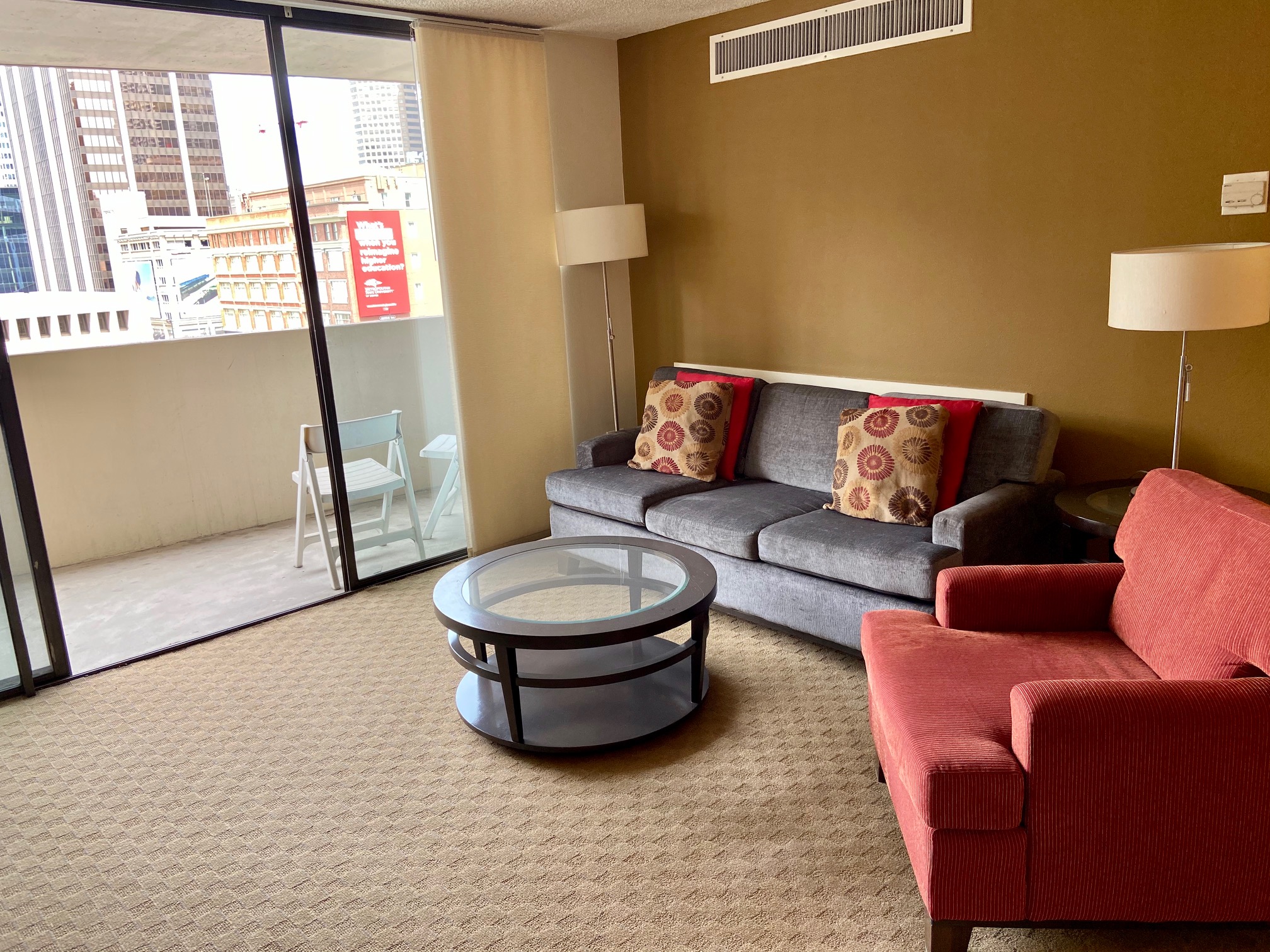 Downtown living! Brooks Tower 6H in CBD, Denver
