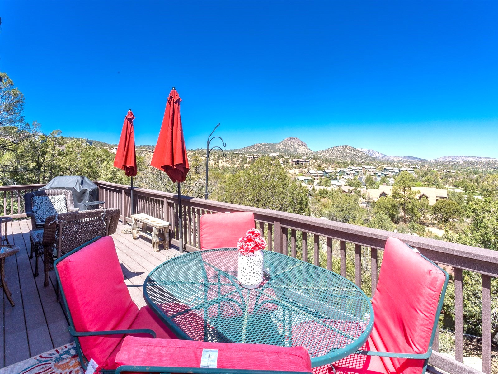 ¡Vistas largas y distantes cerca del centro de Prescott! Airbnb