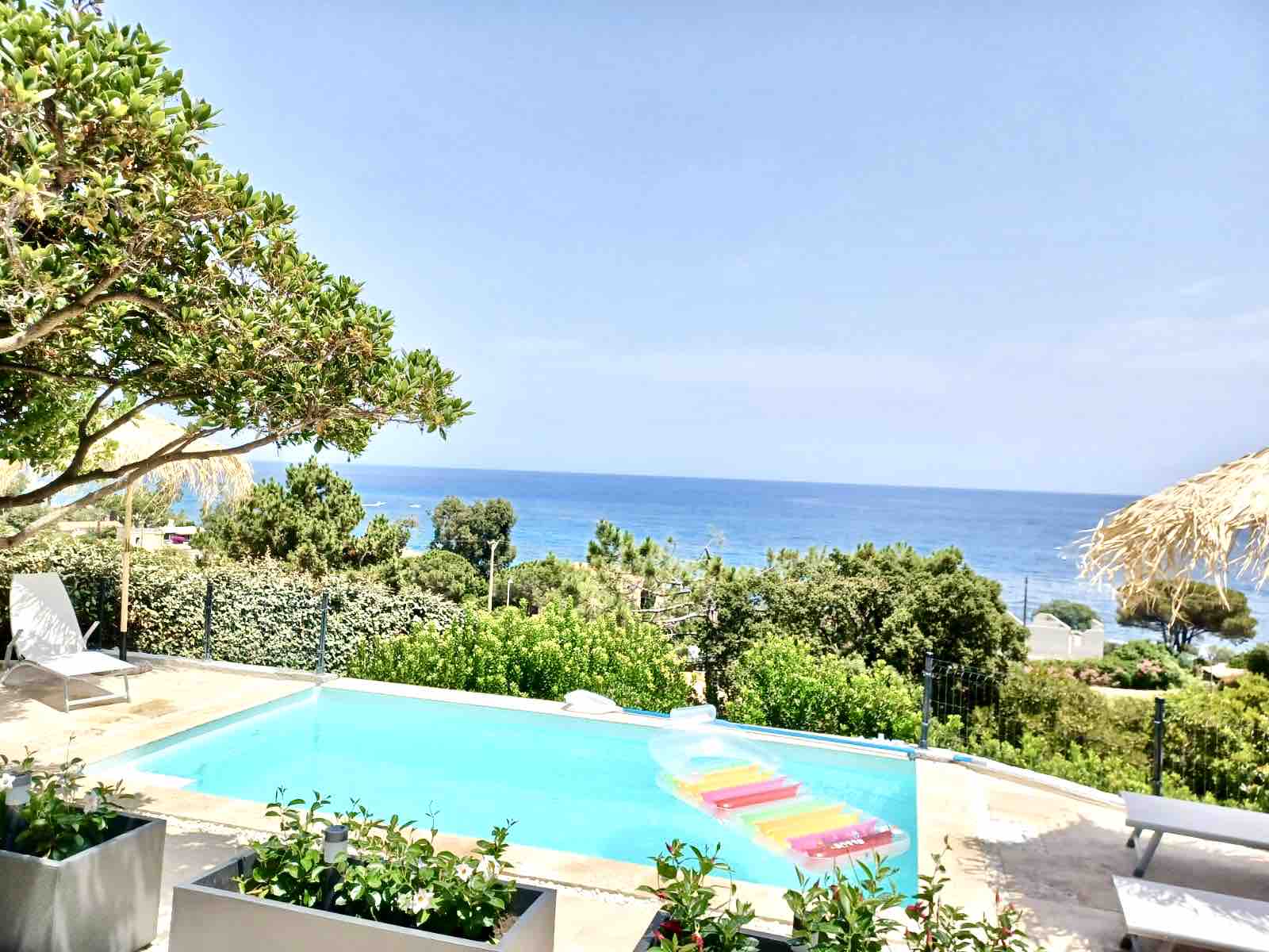 Beautiful sea view rental 6 pers private swimming pool