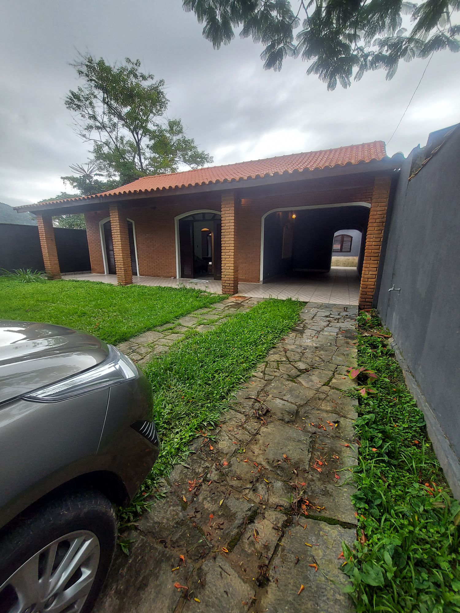 House near the beach with Wifi Sky parking