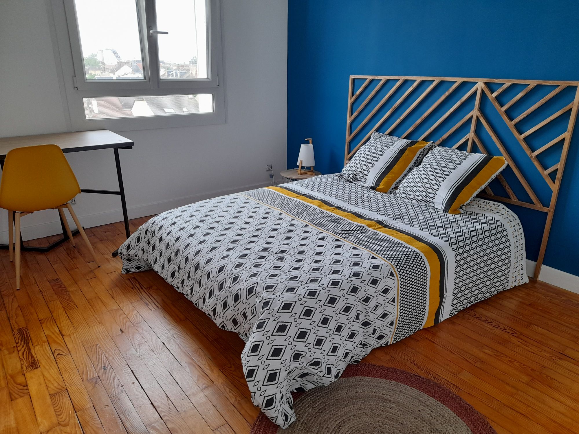 Apartment with free parking on premises